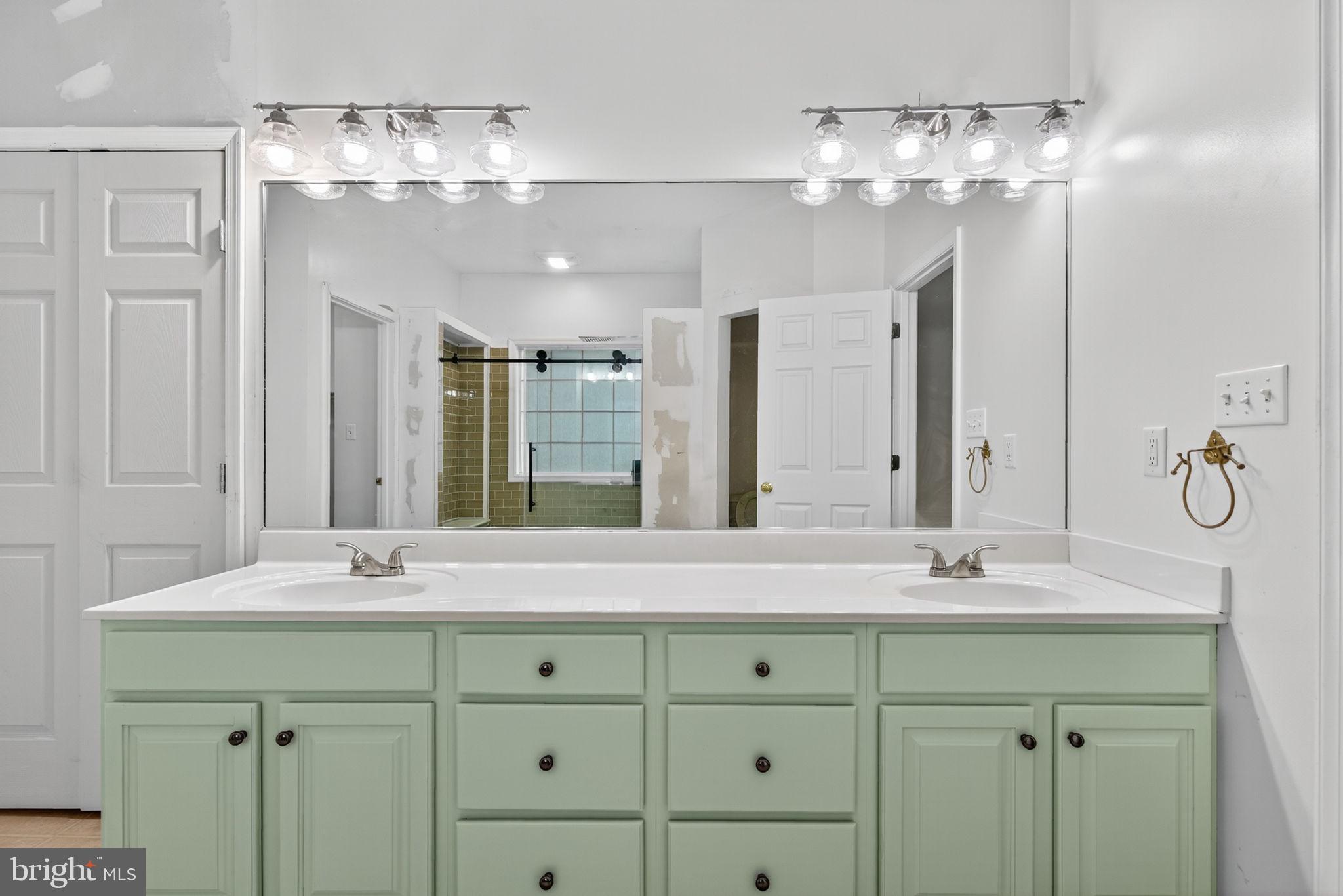 EASTLAND - Residential