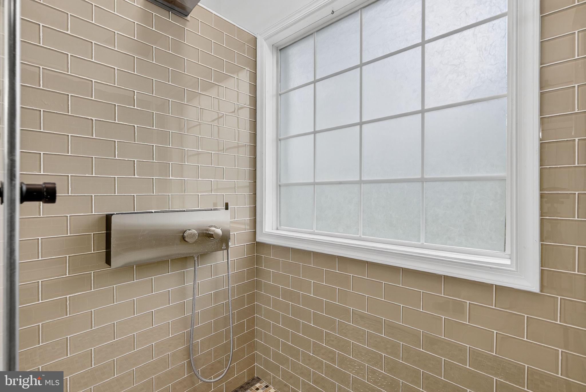 EASTLAND - Residential