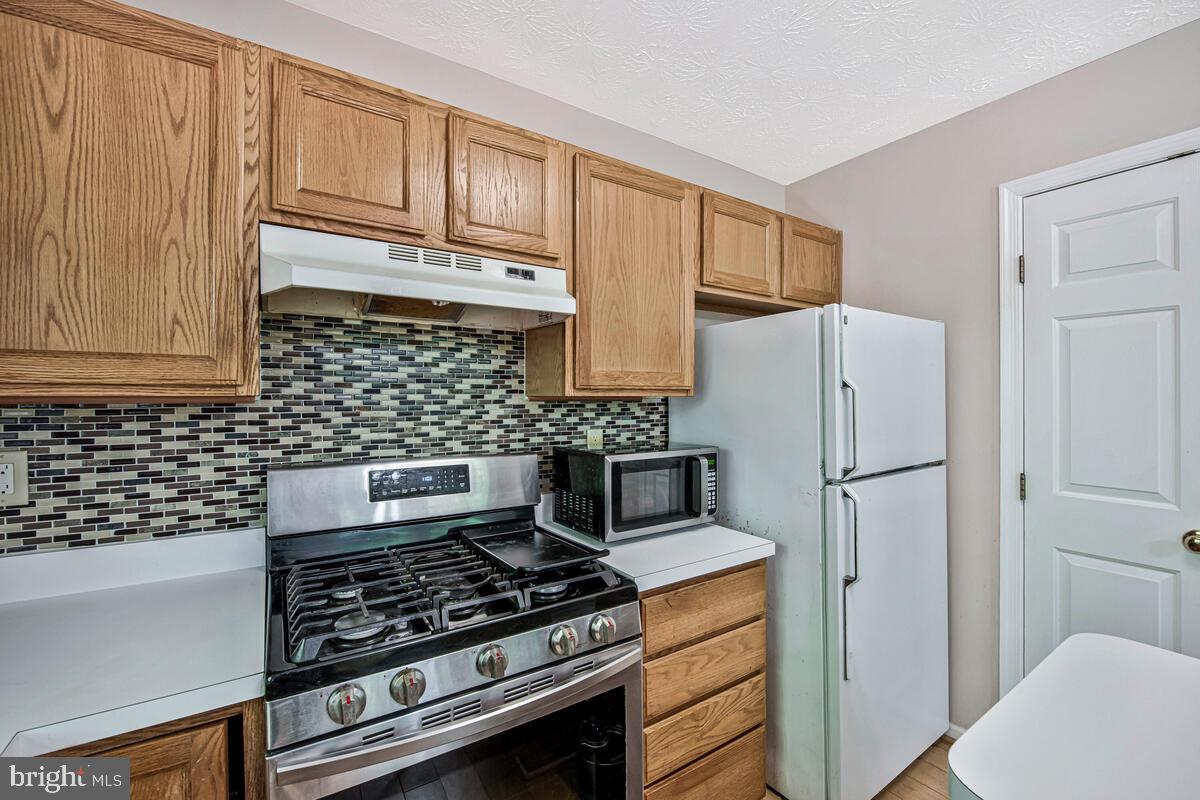 3218 WATER LILY COURT