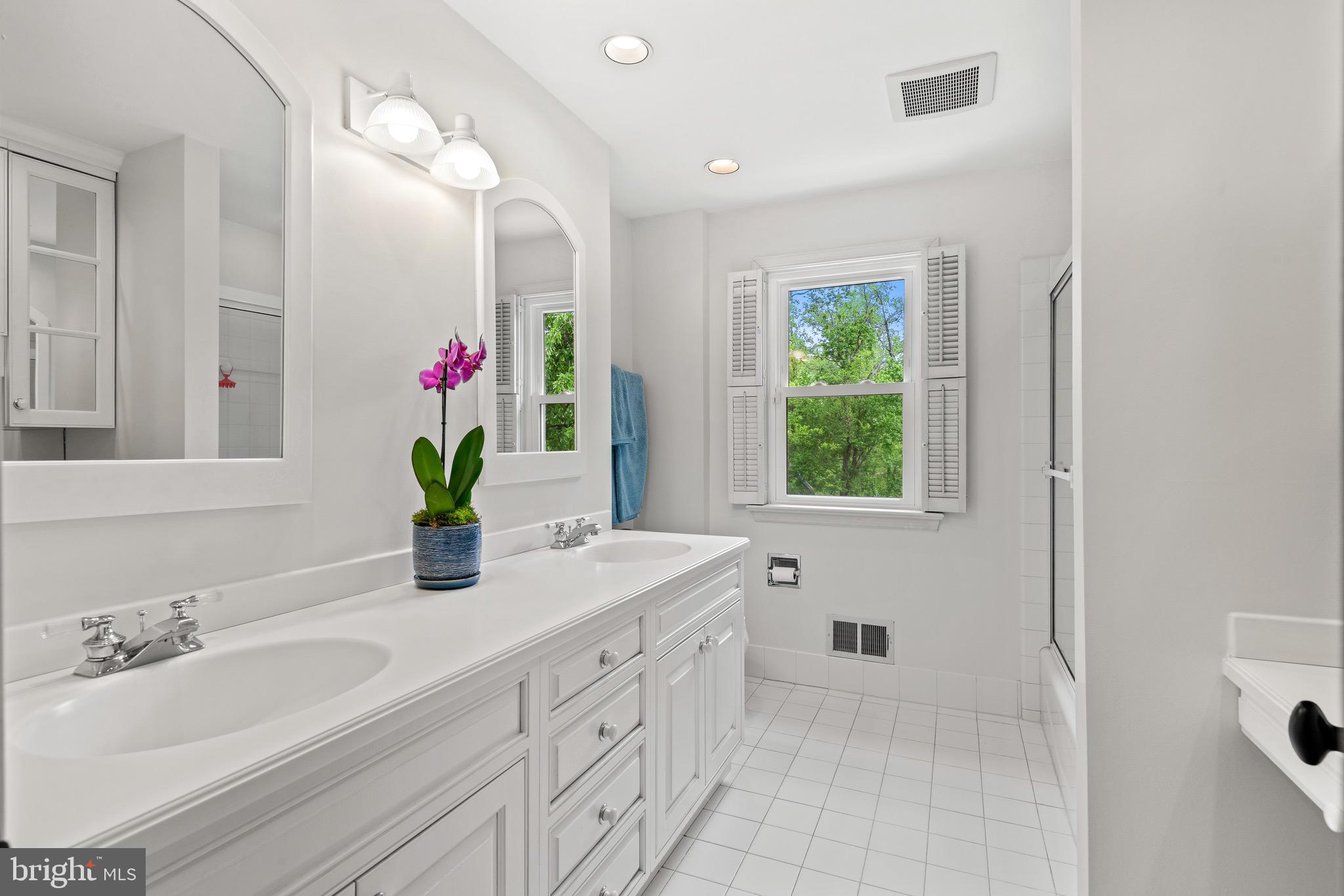 BUTTONWOOD FARMS - Residential