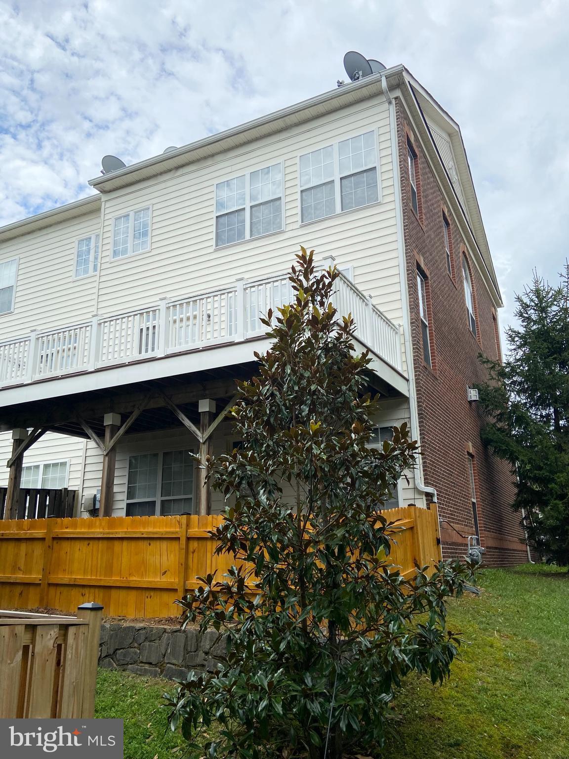 SULLY MANOR - Residential Lease