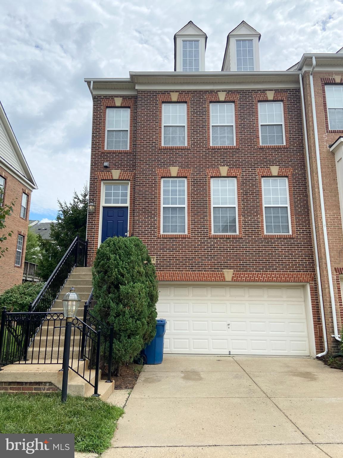 SULLY MANOR - Residential Lease