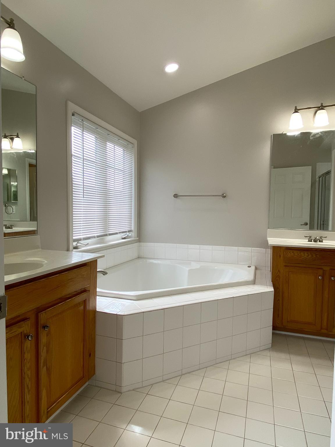 SULLY MANOR - Residential Lease