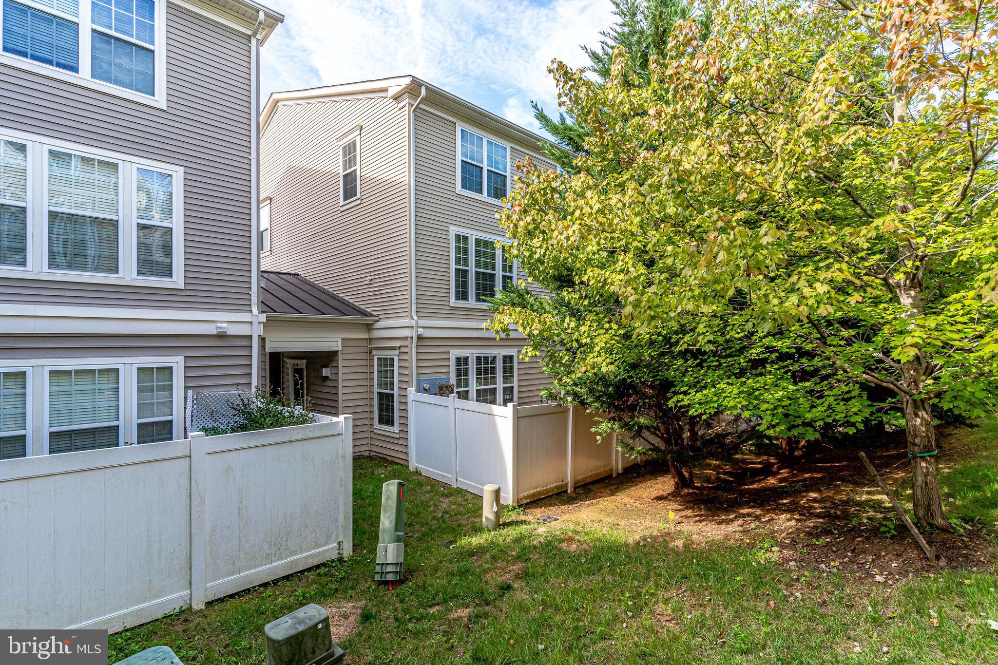 GROVETON WOODS - Residential