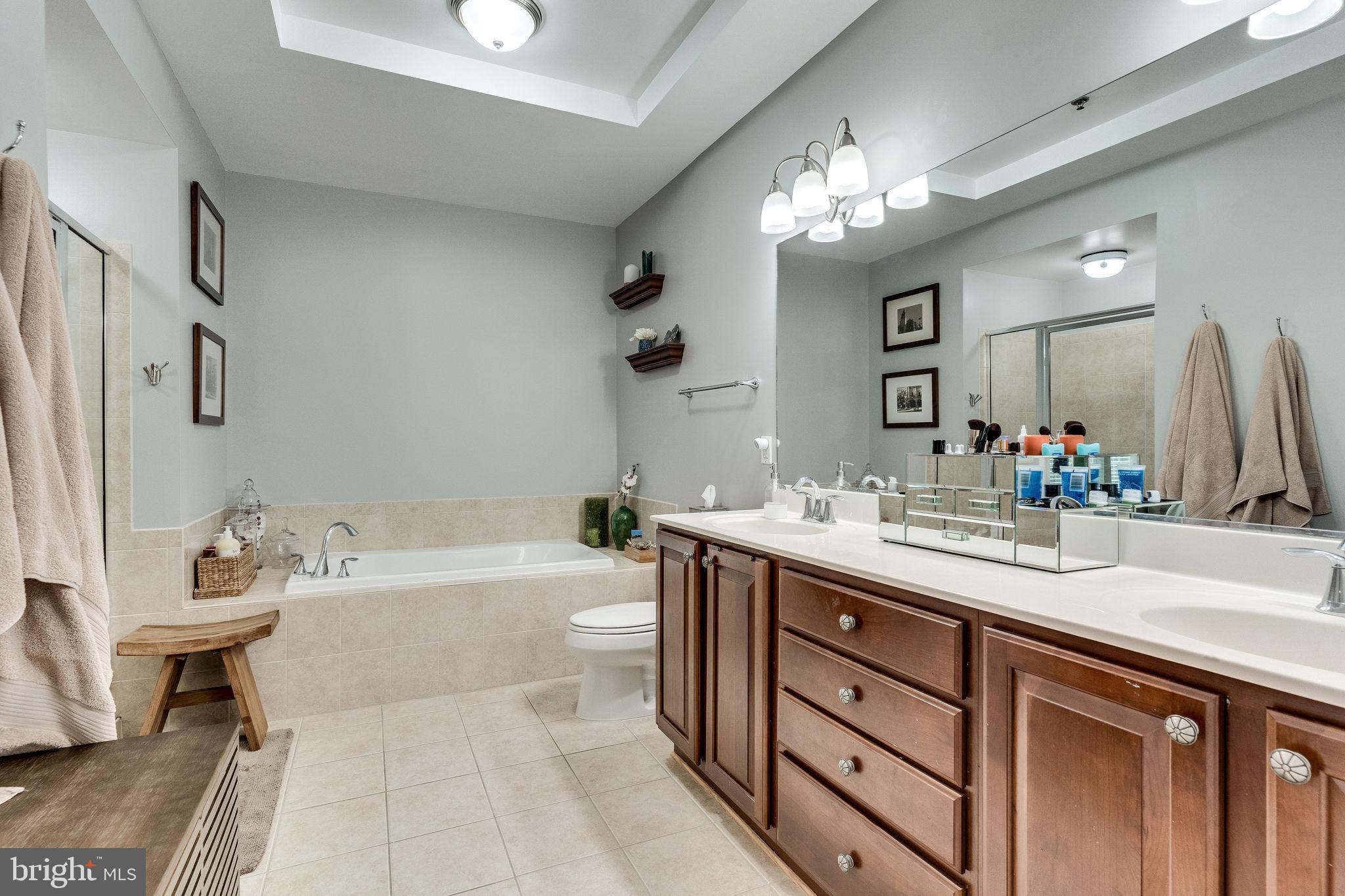 GROVETON WOODS - Residential