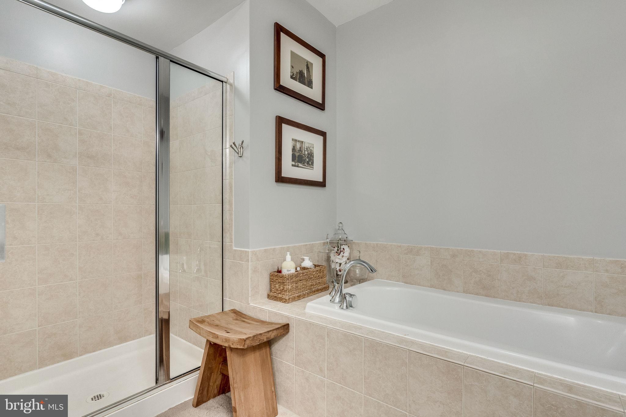 GROVETON WOODS - Residential