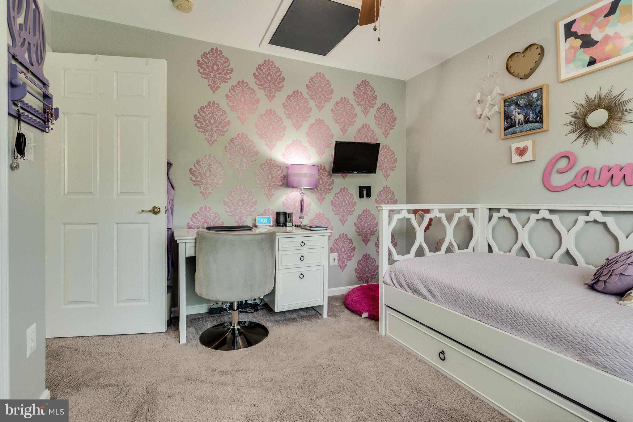 GROVETON WOODS - Residential