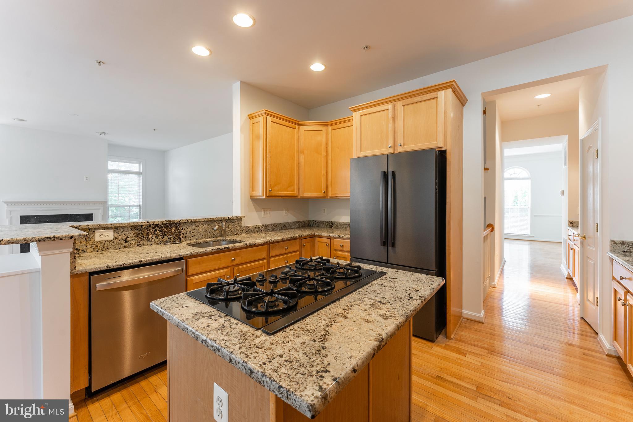 HEARTHSTONE COURTS - Residential