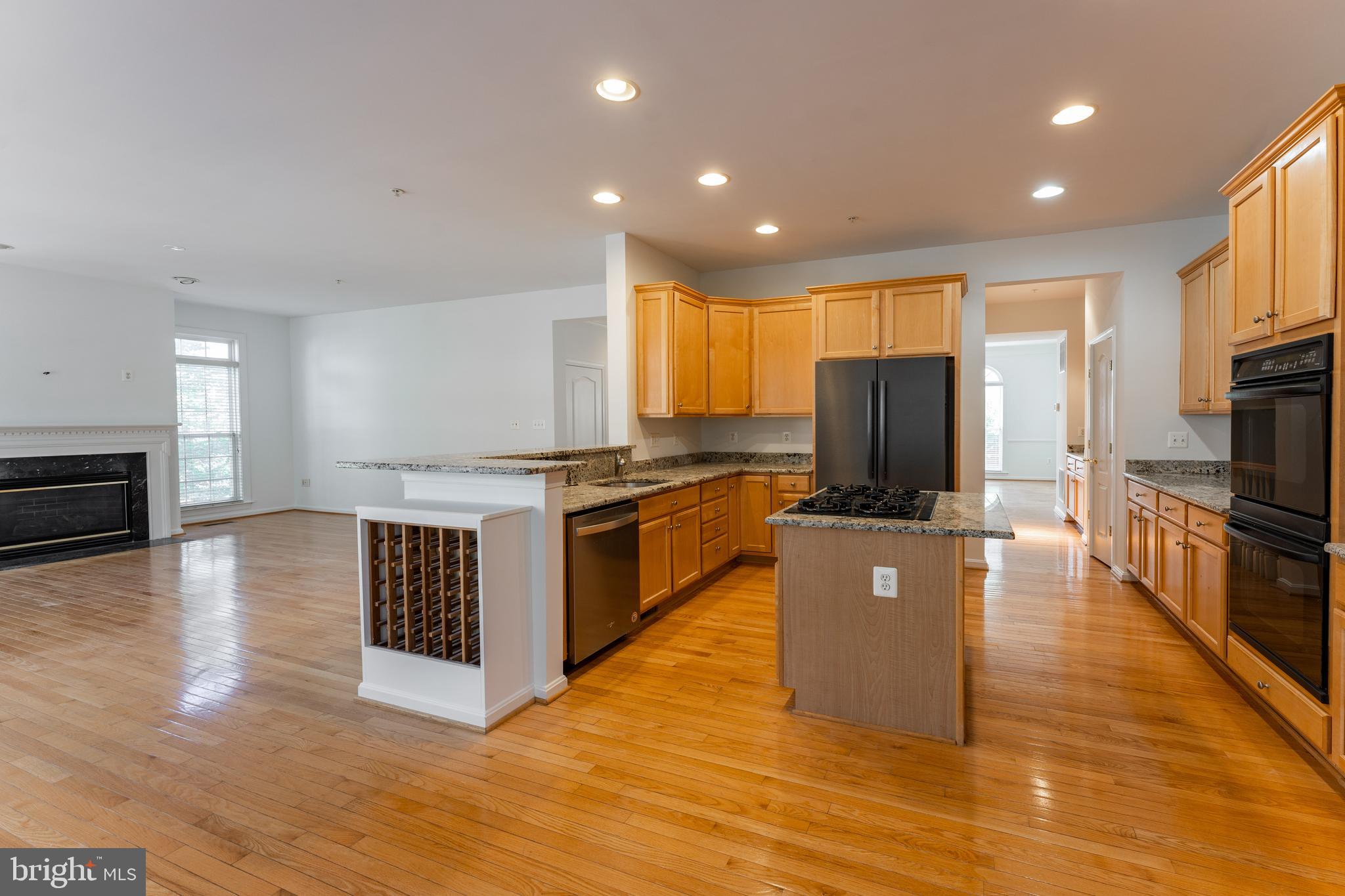 HEARTHSTONE COURTS - Residential