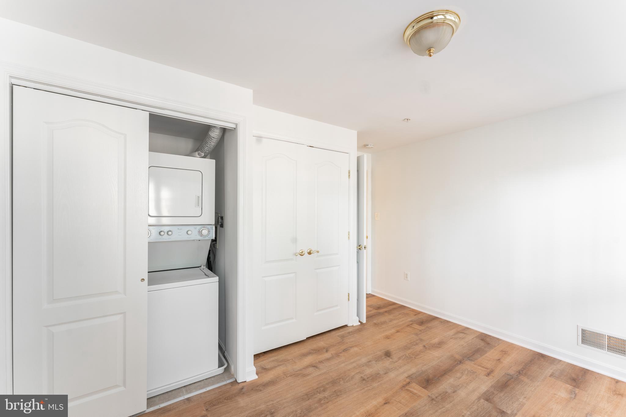 HEARTHSTONE COURTS - Residential