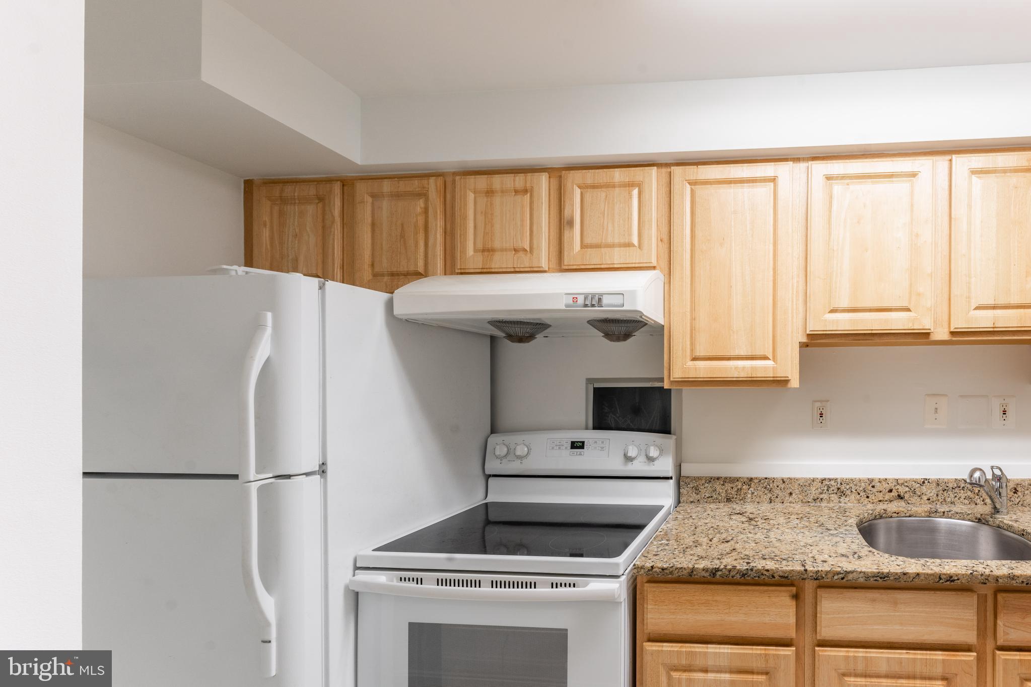 HEARTHSTONE COURTS - Residential