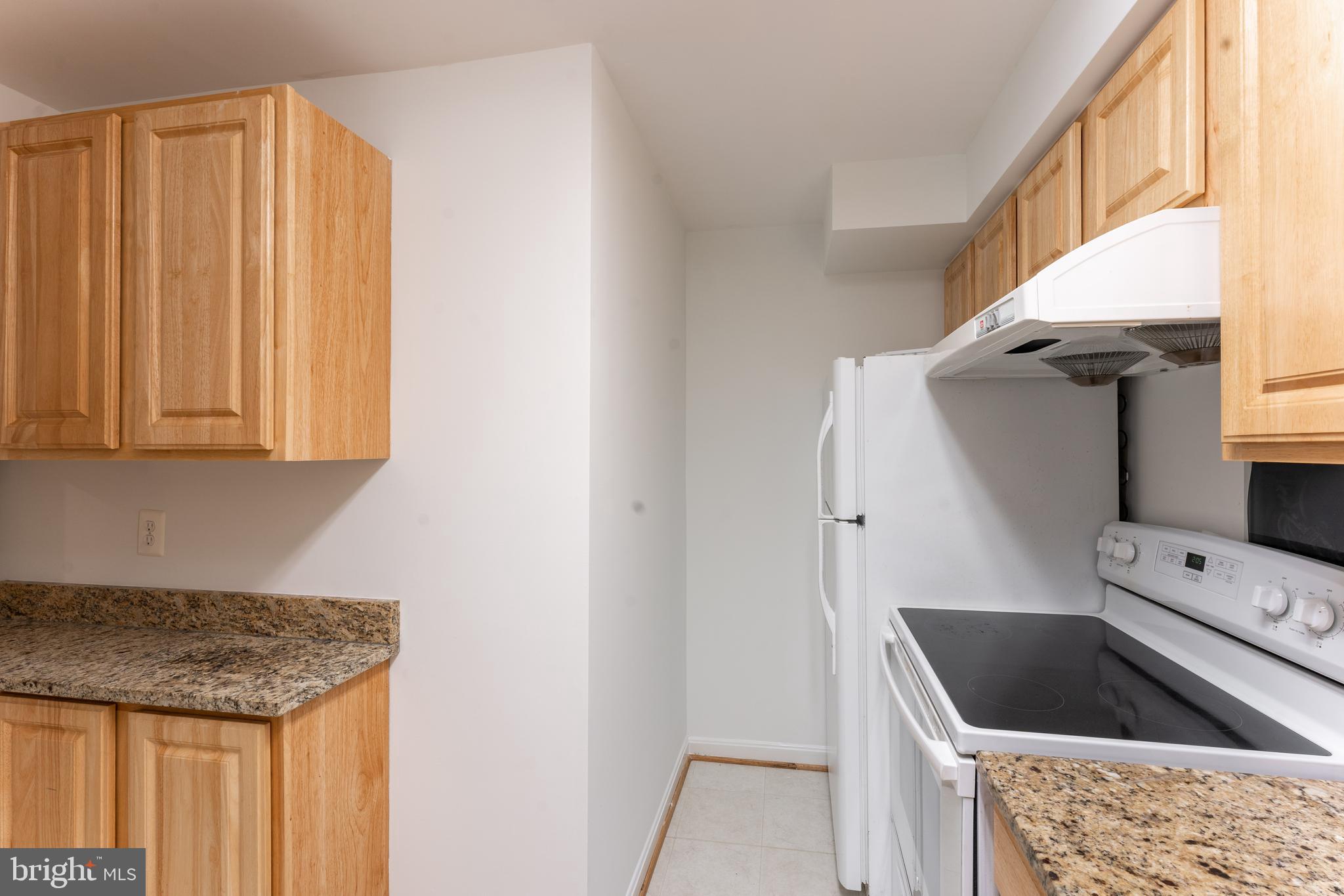 HEARTHSTONE COURTS - Residential