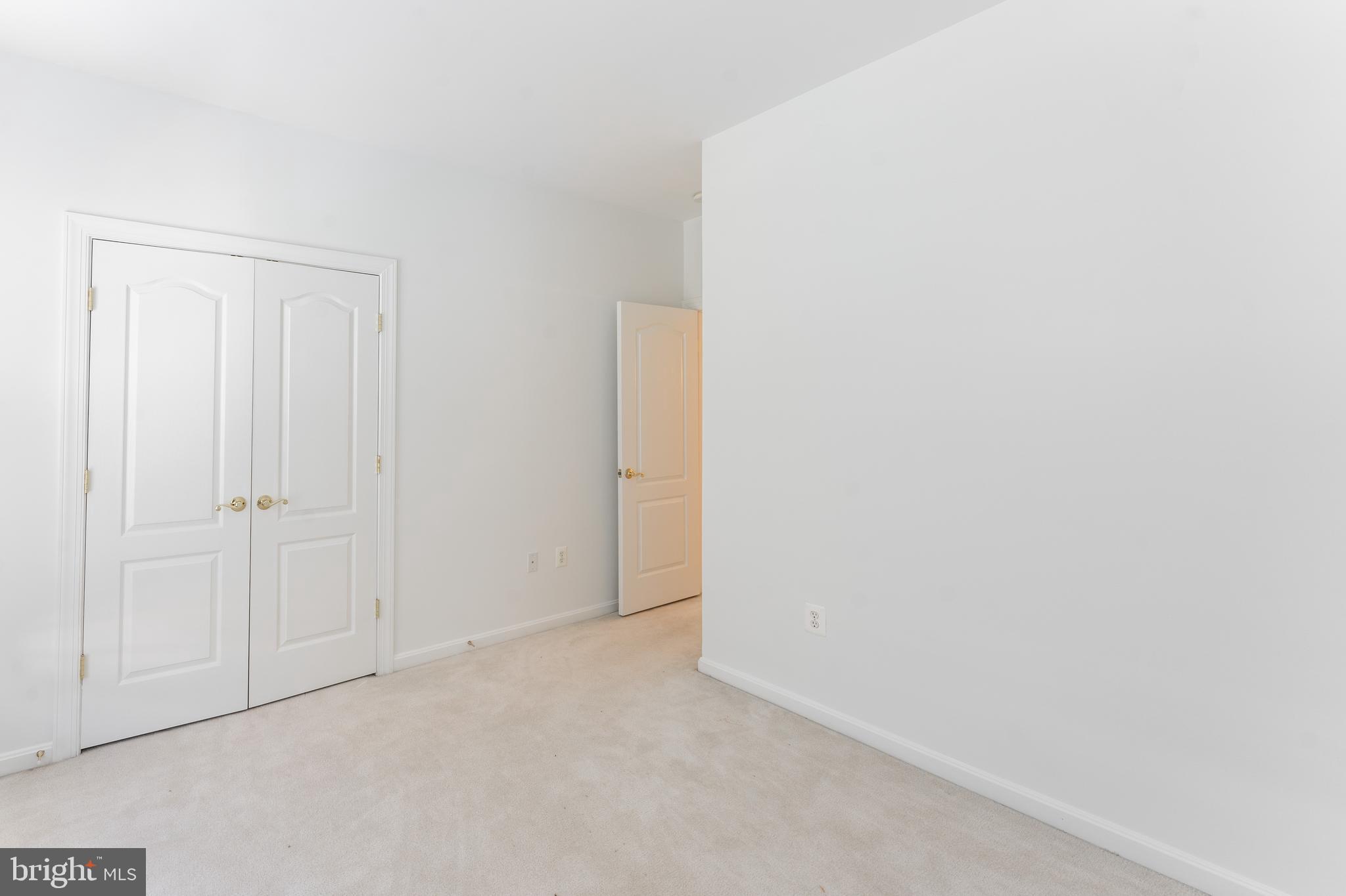 HEARTHSTONE COURTS - Residential