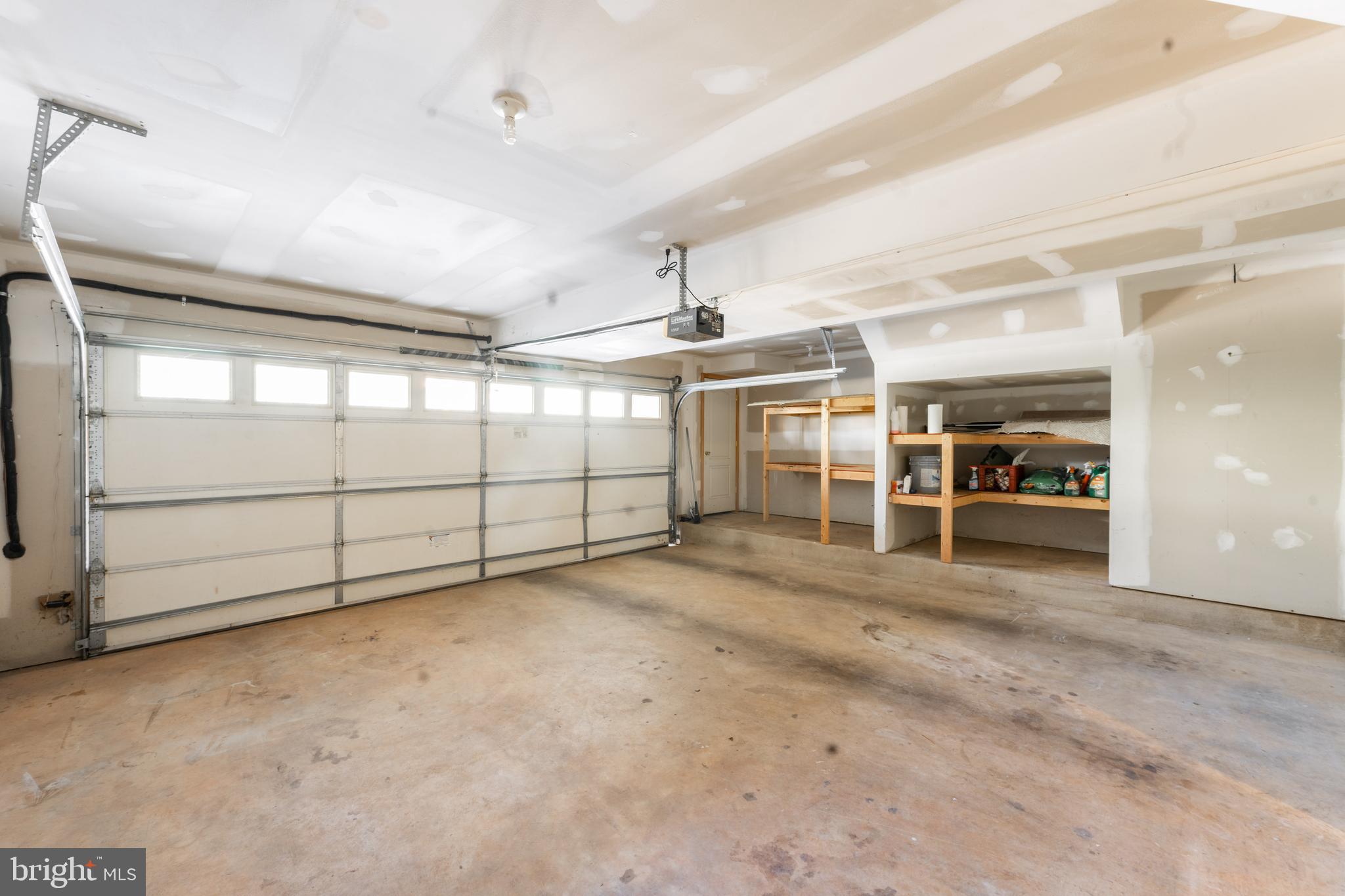 HEARTHSTONE COURTS - Residential