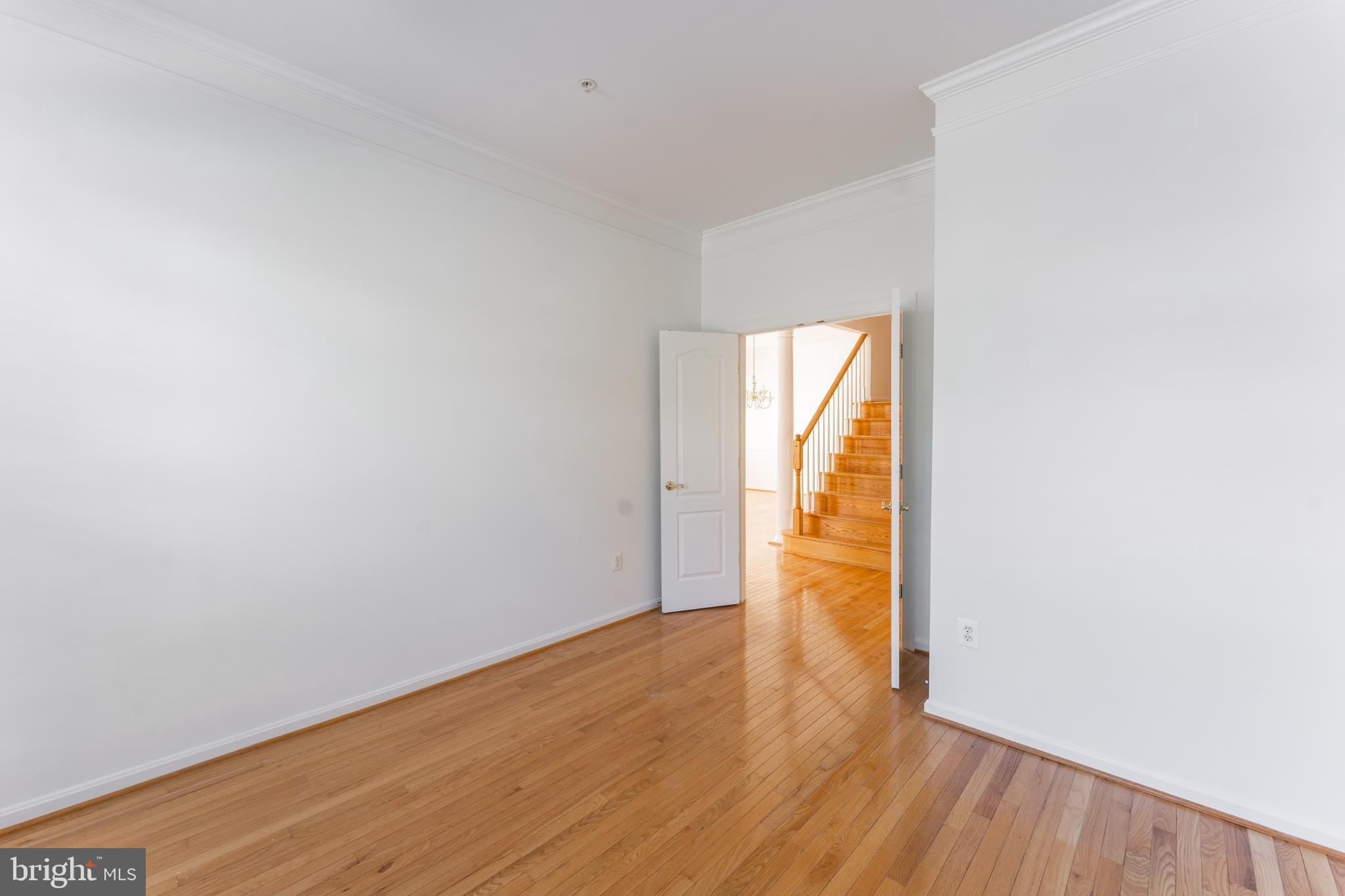 HEARTHSTONE COURTS - Residential