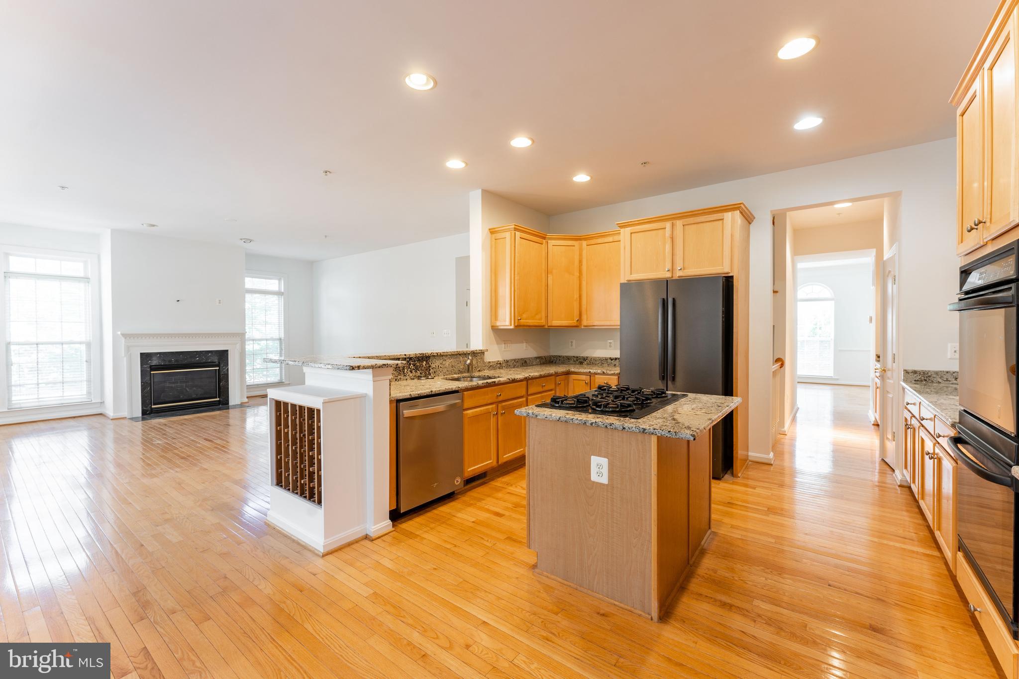 HEARTHSTONE COURTS - Residential