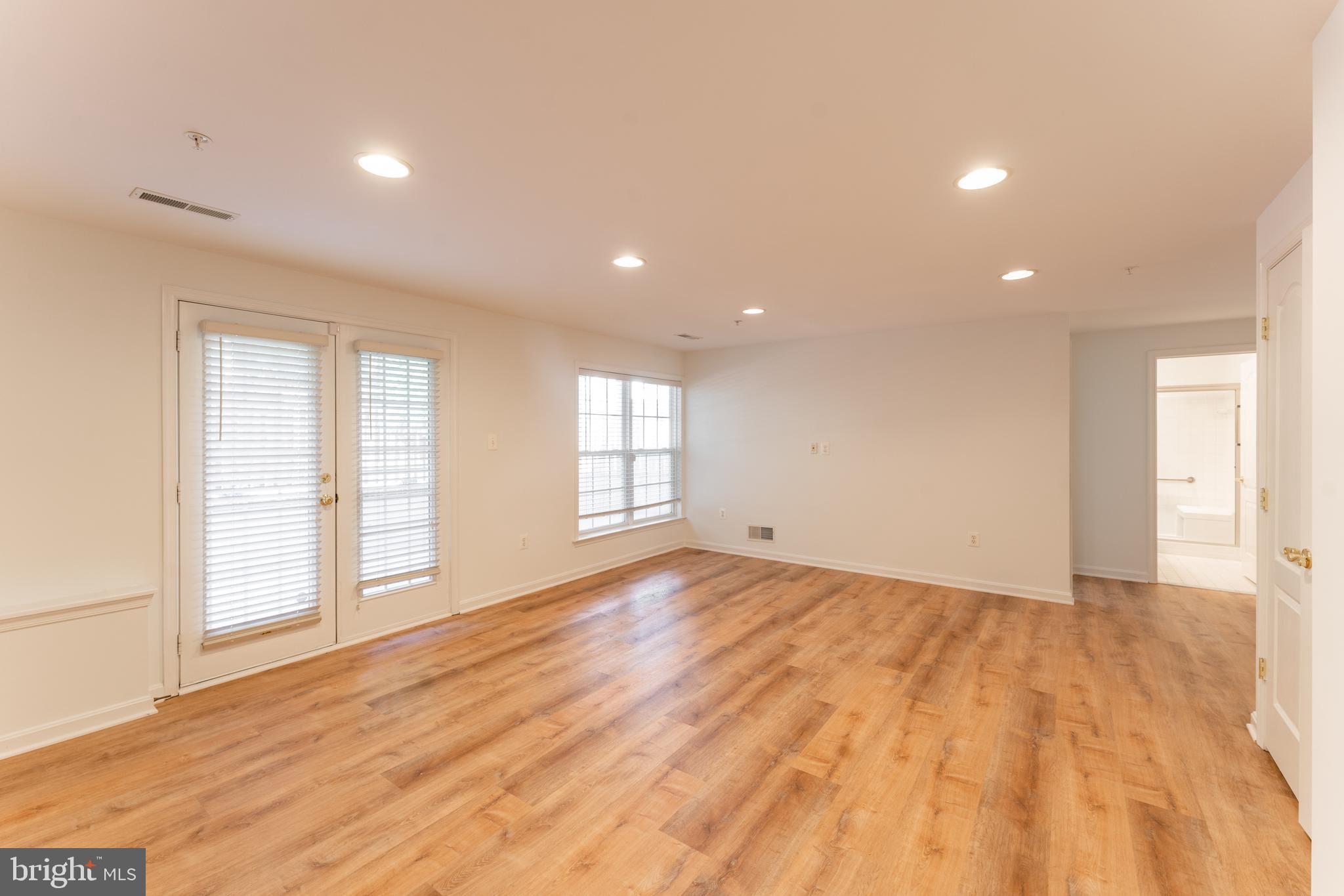 HEARTHSTONE COURTS - Residential