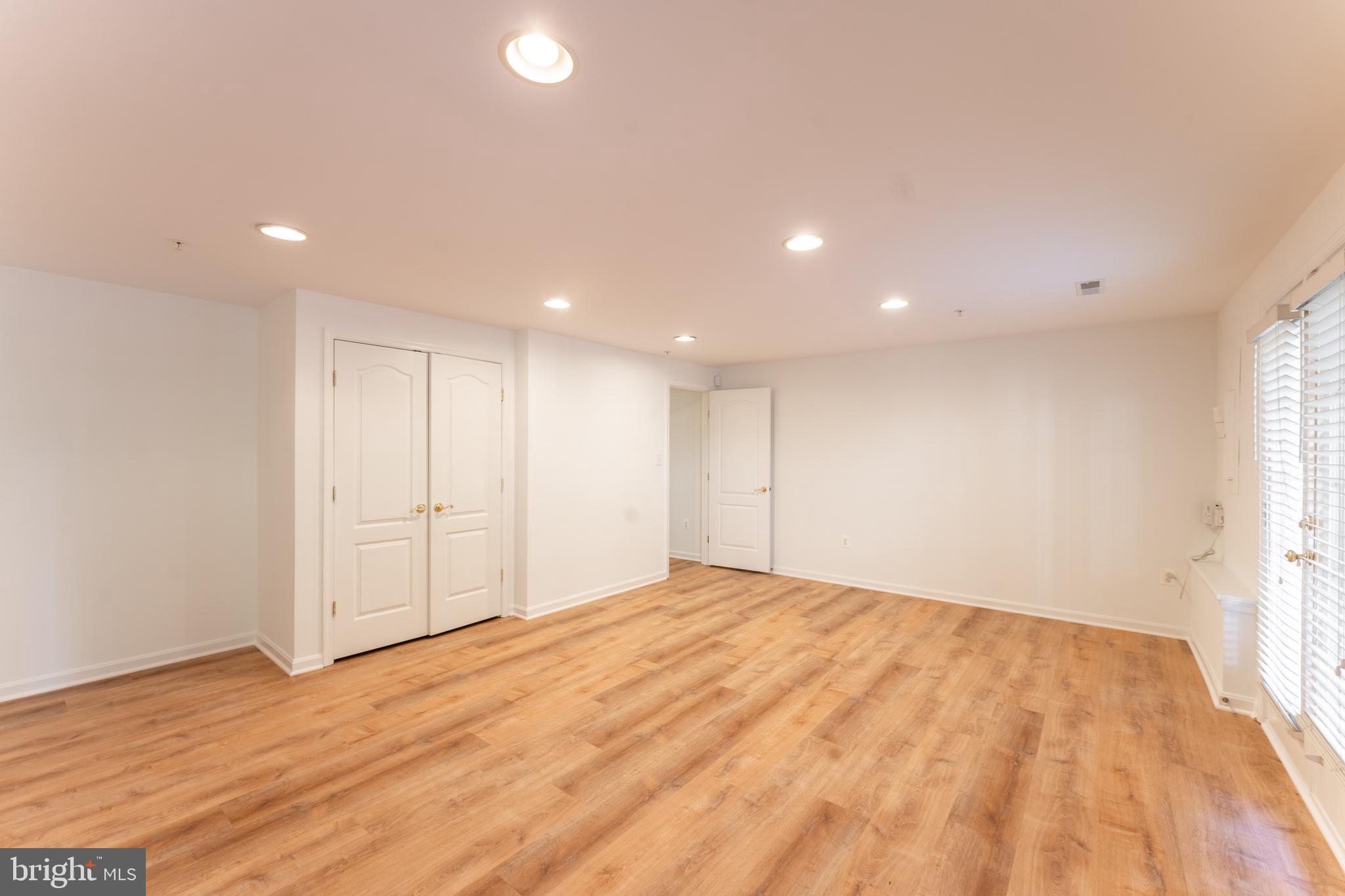 HEARTHSTONE COURTS - Residential