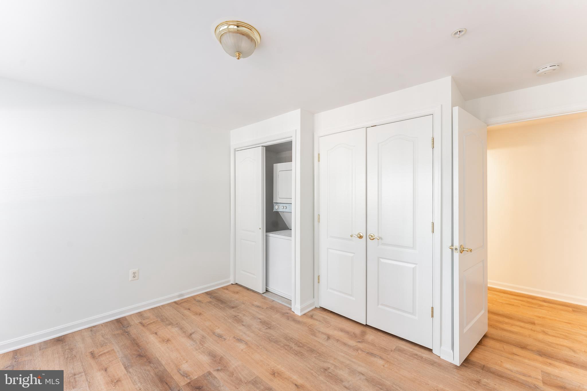 HEARTHSTONE COURTS - Residential