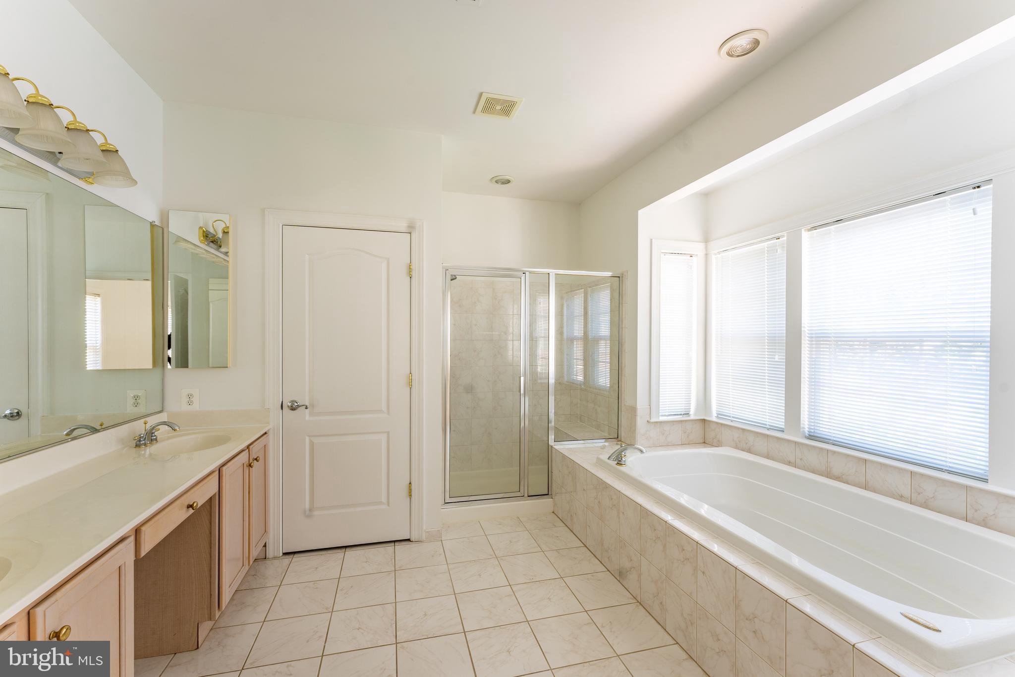 HEARTHSTONE COURTS - Residential