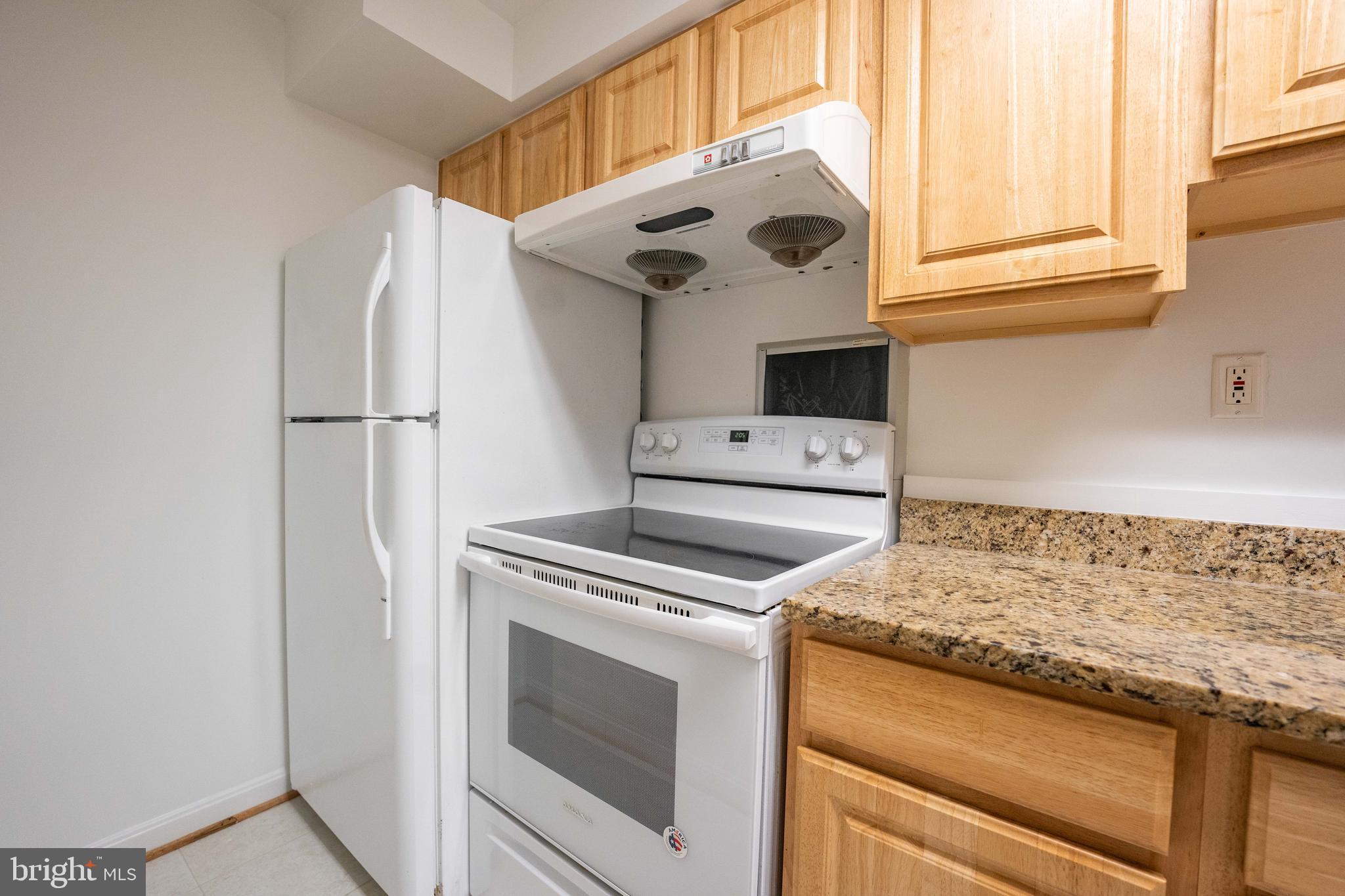 HEARTHSTONE COURTS - Residential