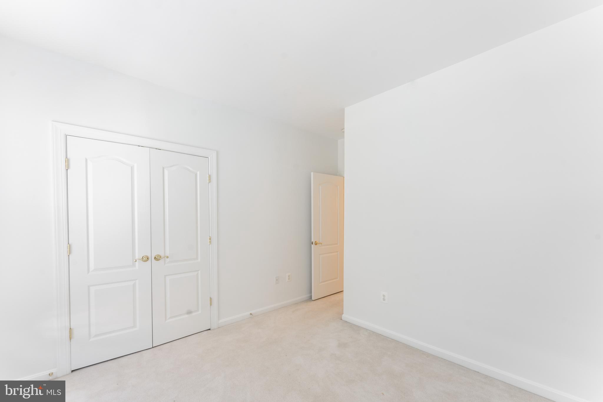 HEARTHSTONE COURTS - Residential