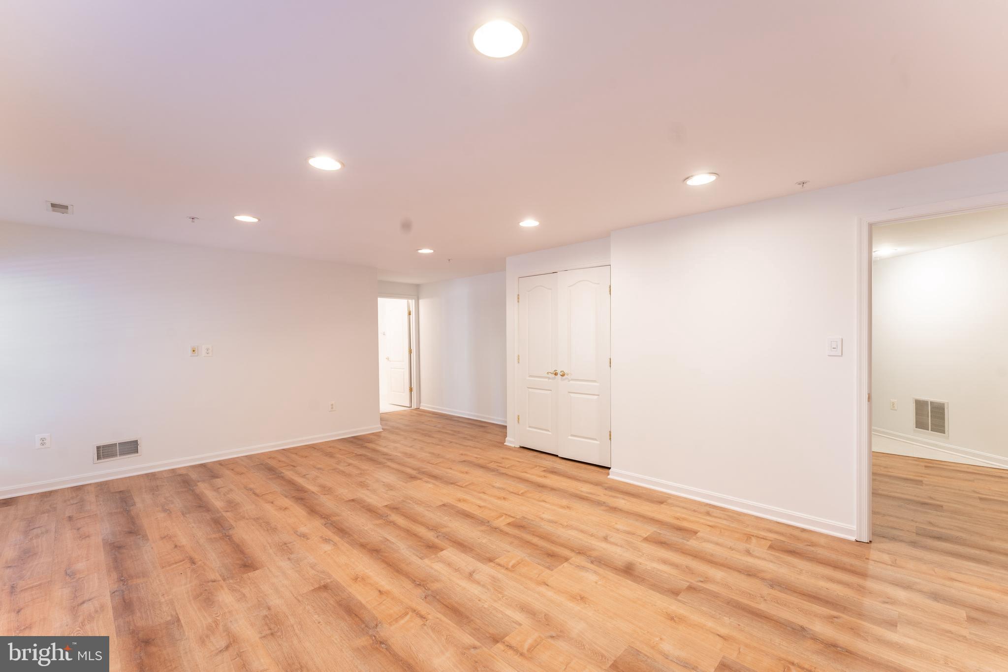 HEARTHSTONE COURTS - Residential