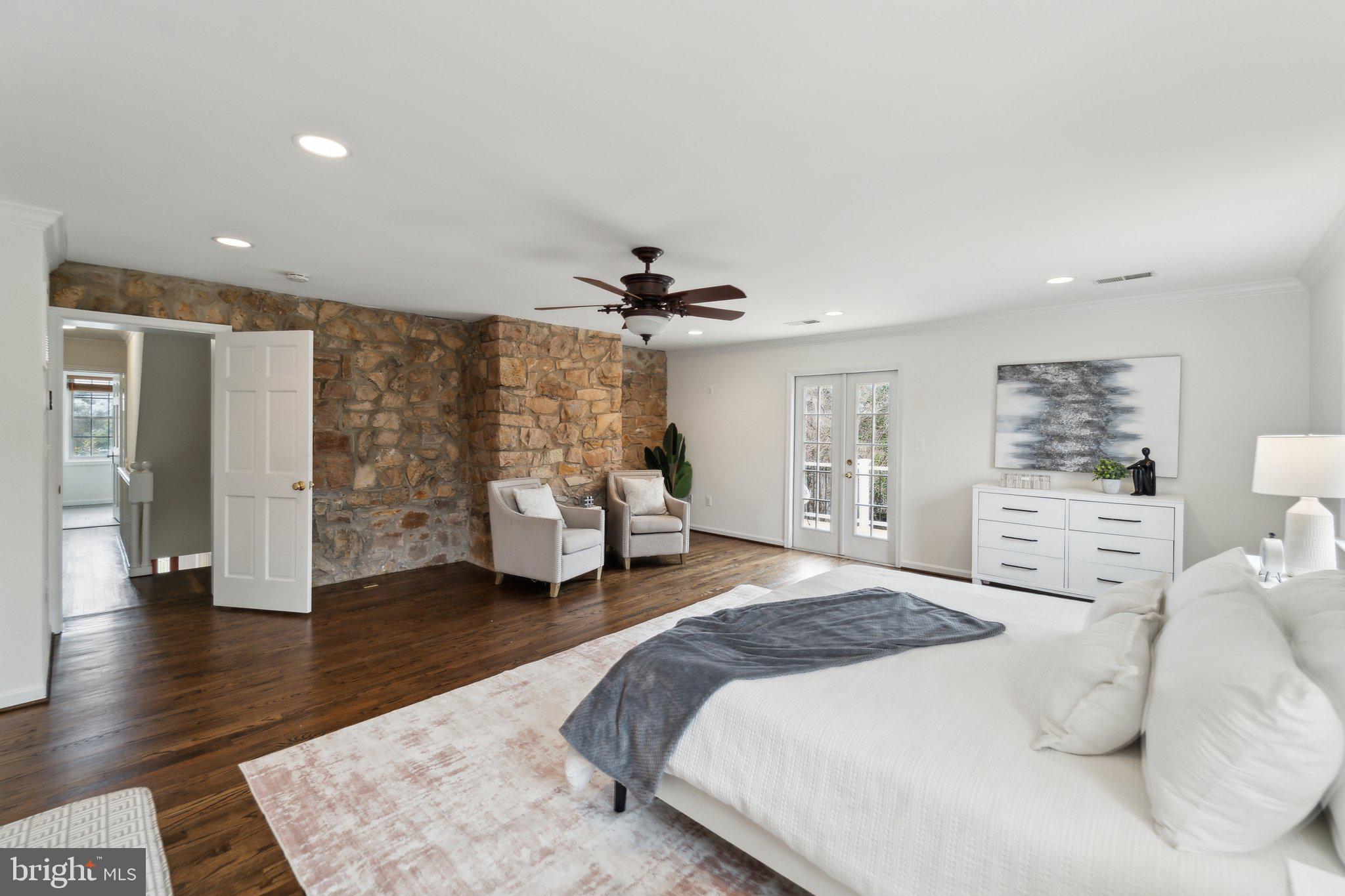 EAST FALLS CHURCH - Residential