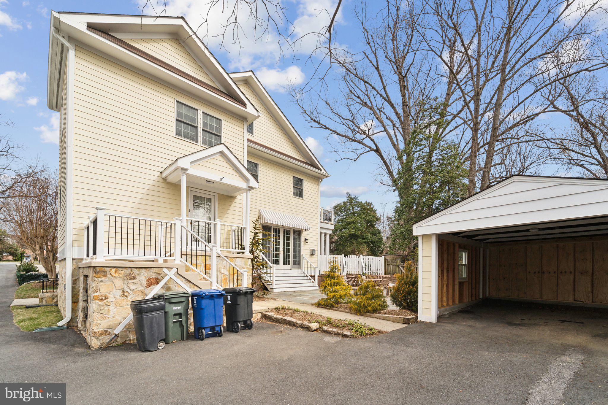 EAST FALLS CHURCH - Residential