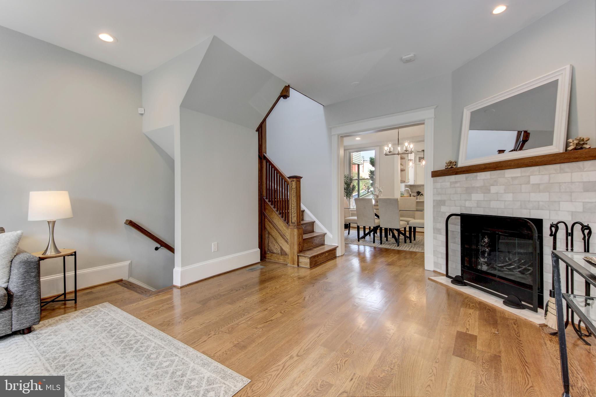 644 5TH STREET NE