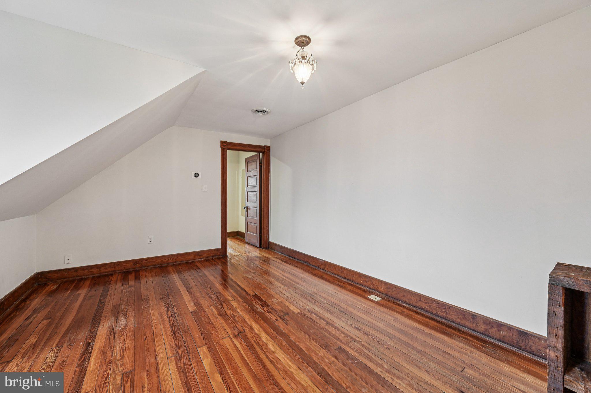 LAURAVILLE HISTORIC DISTRICT - Residential