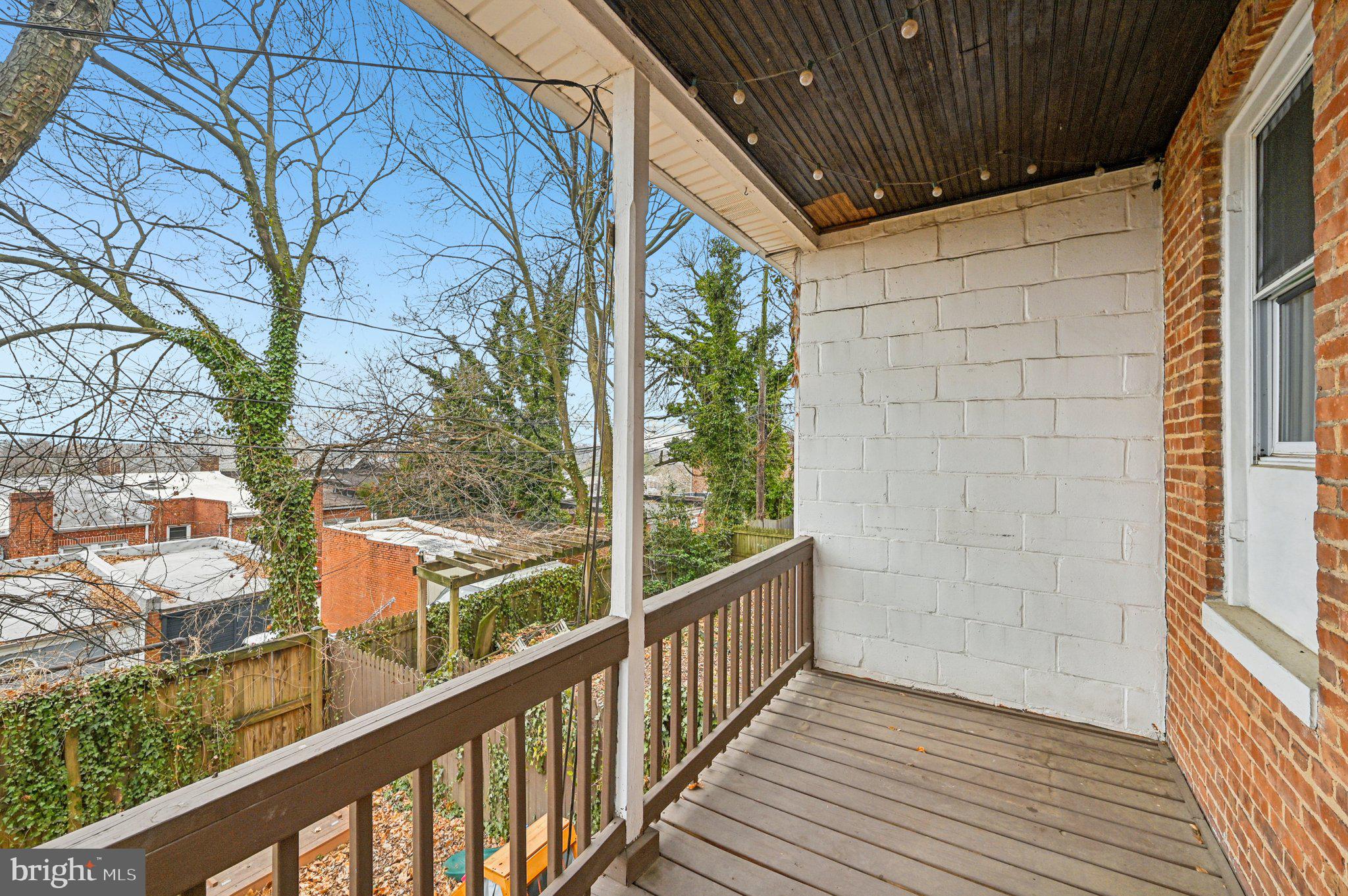 LAURAVILLE HISTORIC DISTRICT - Residential