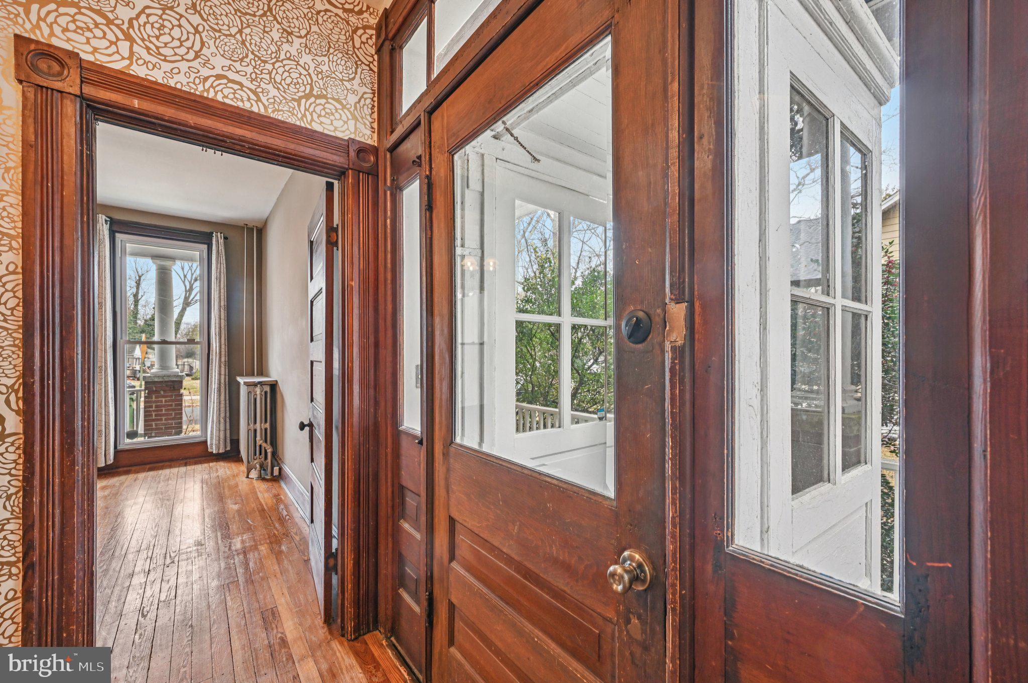 LAURAVILLE HISTORIC DISTRICT - Residential