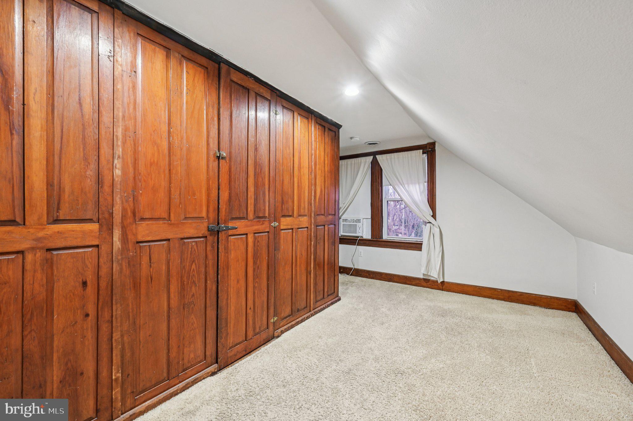 LAURAVILLE HISTORIC DISTRICT - Residential