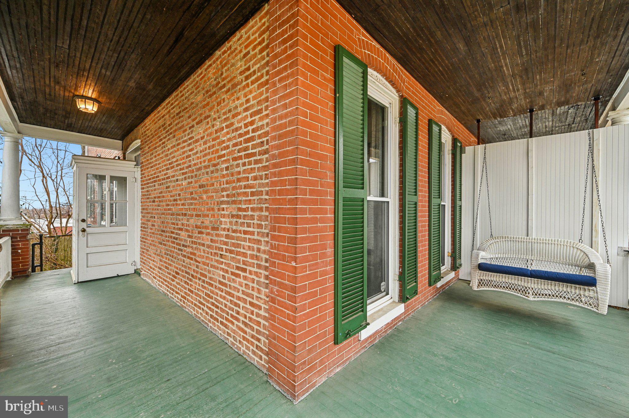 LAURAVILLE HISTORIC DISTRICT - Residential