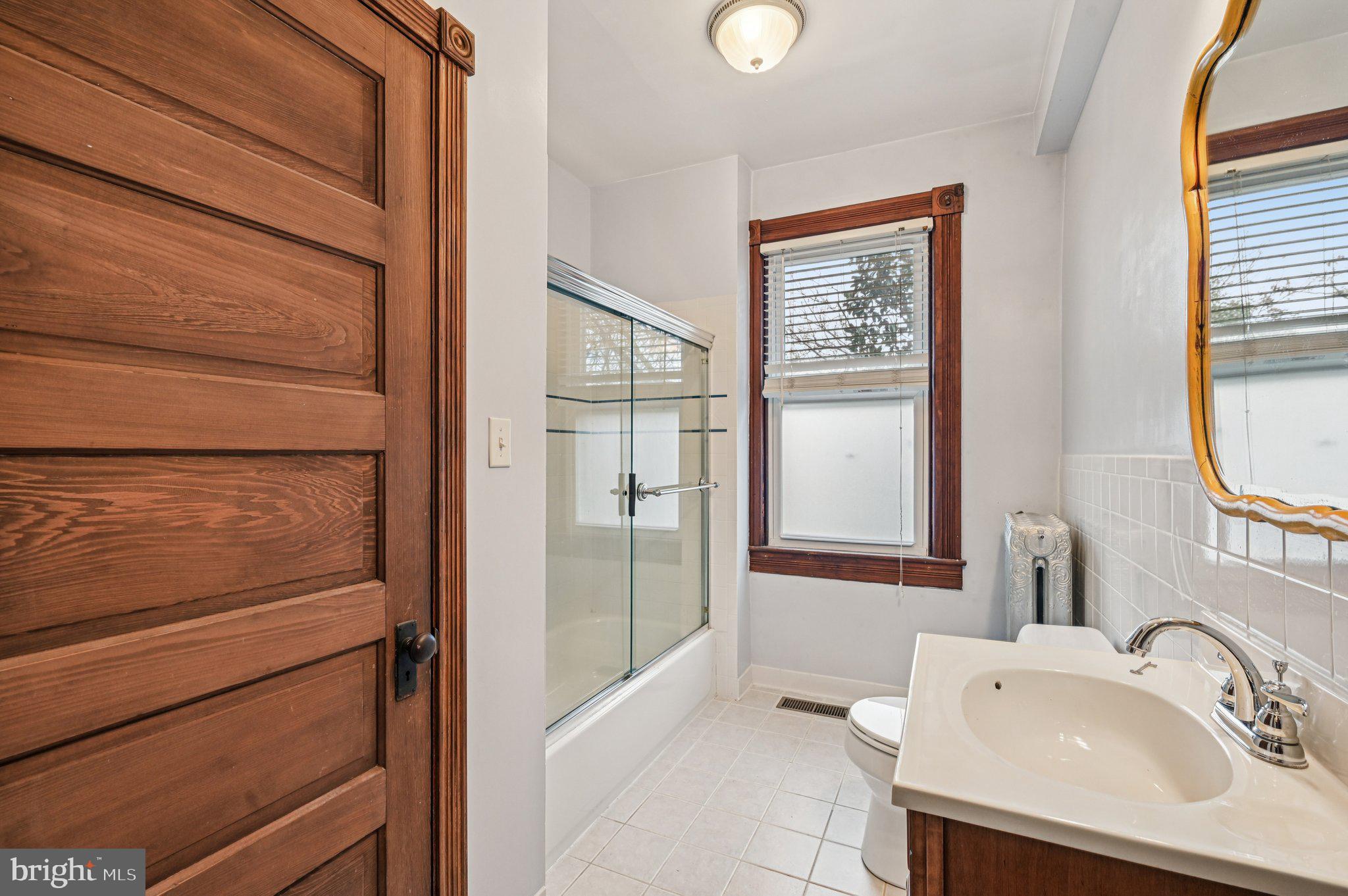 LAURAVILLE HISTORIC DISTRICT - Residential