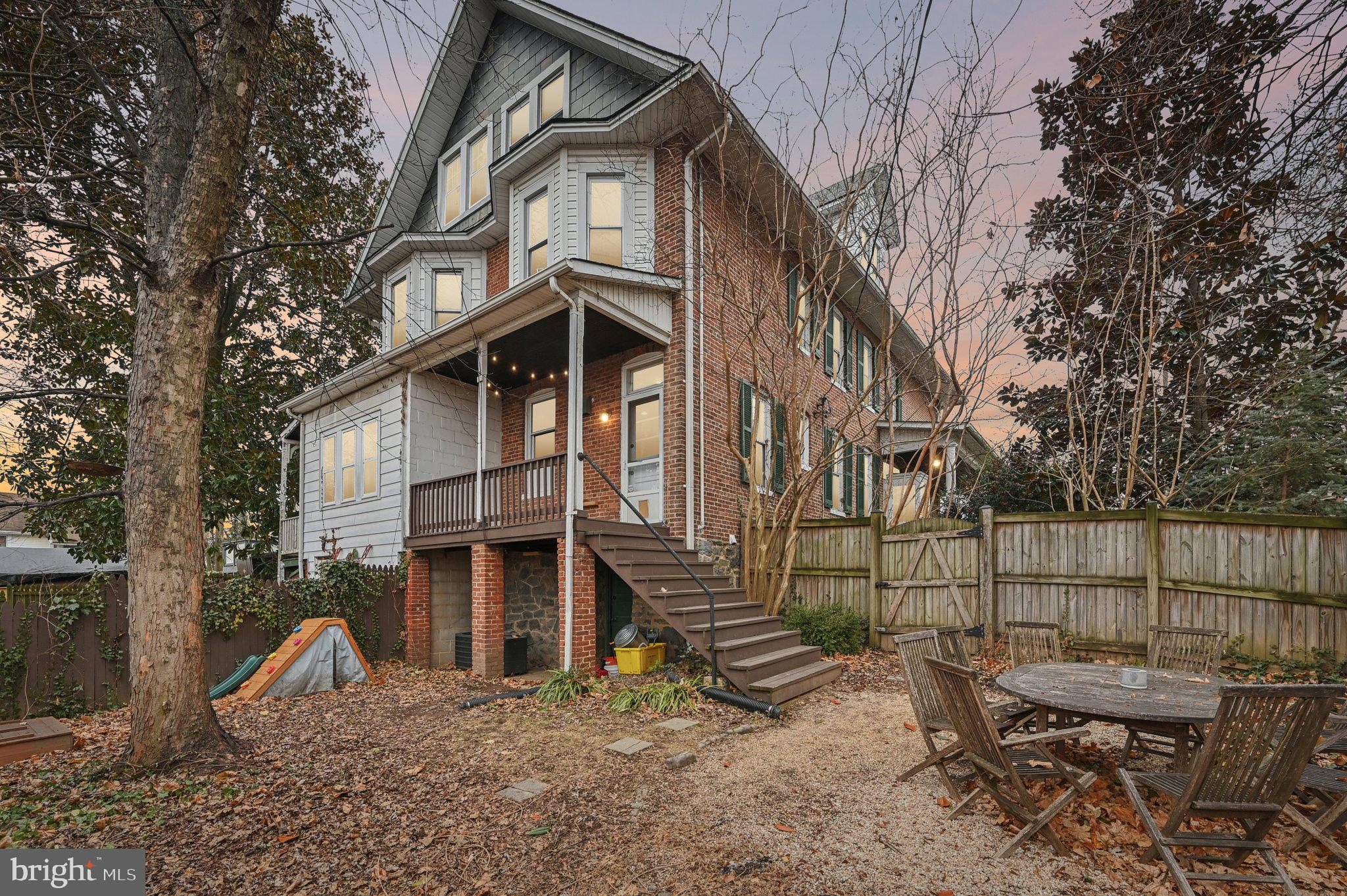 LAURAVILLE HISTORIC DISTRICT - Residential