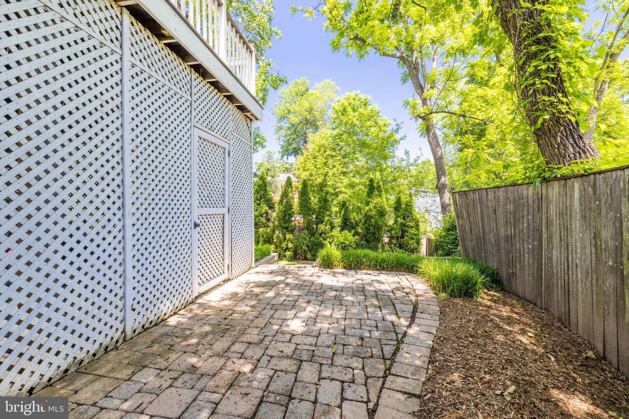 KIRBY KNOLL - Residential