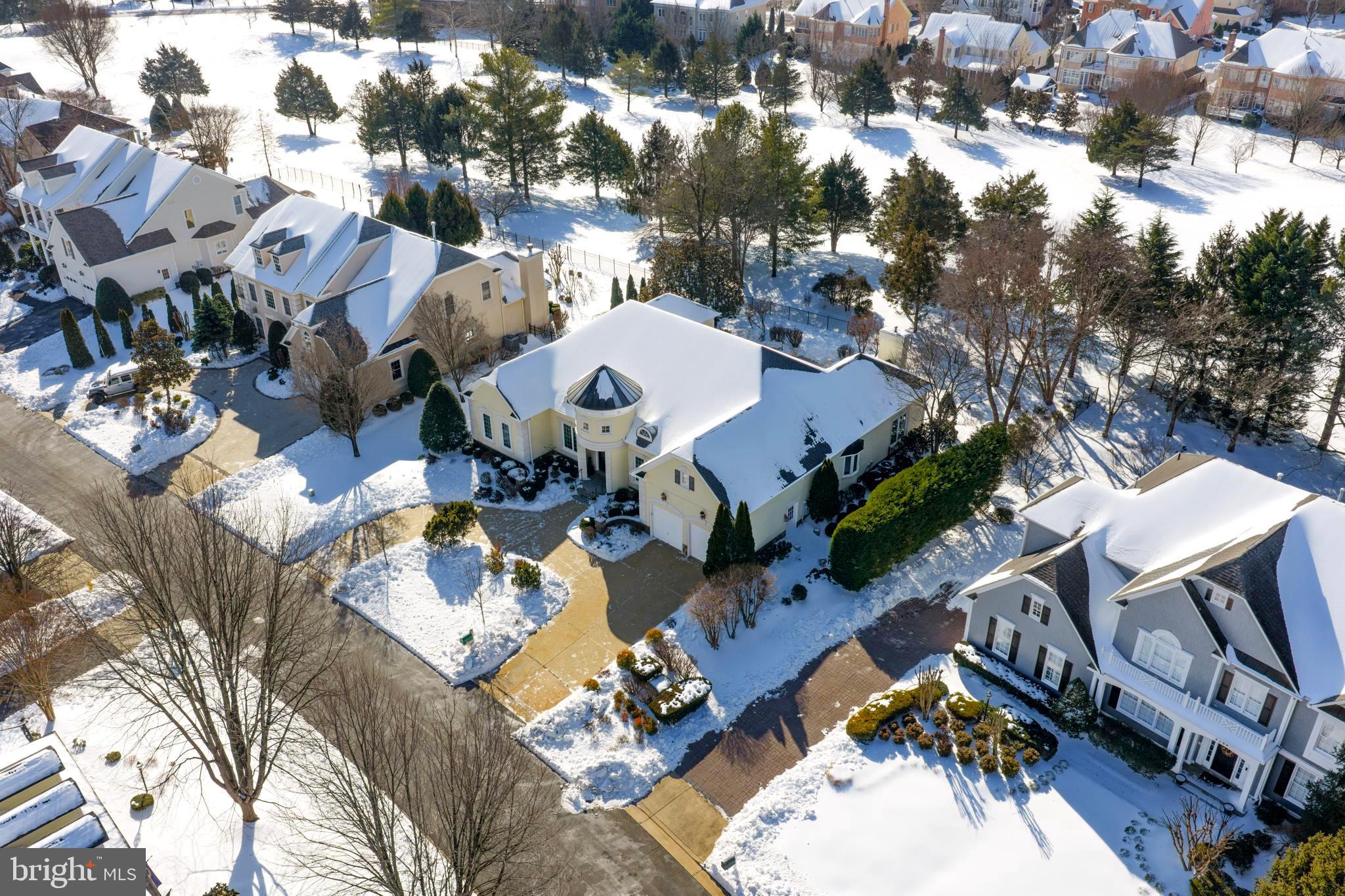 8268 ROXBOROUGH LOOP