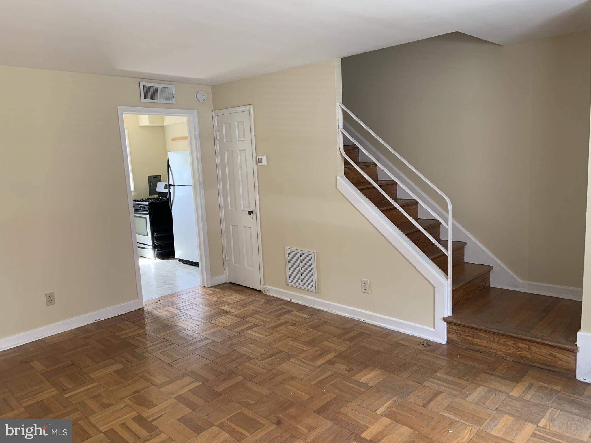 724 N. OAKLAND ST.