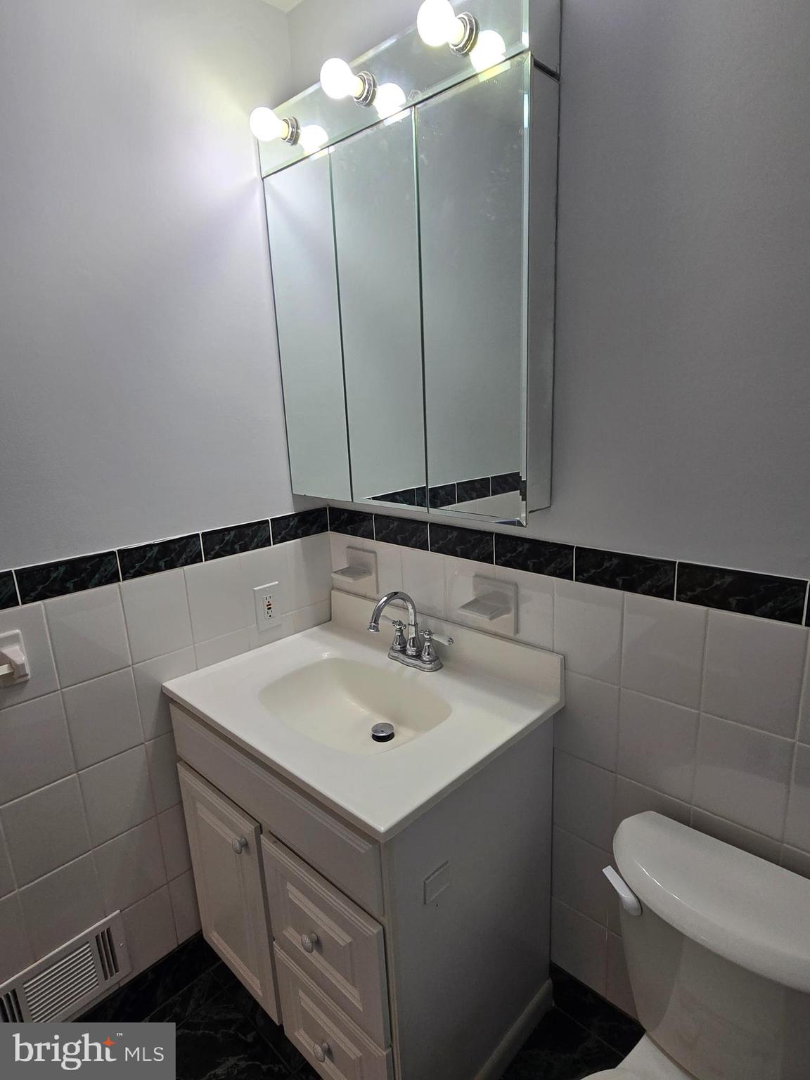 THE HIGHLANDS - Residential Lease