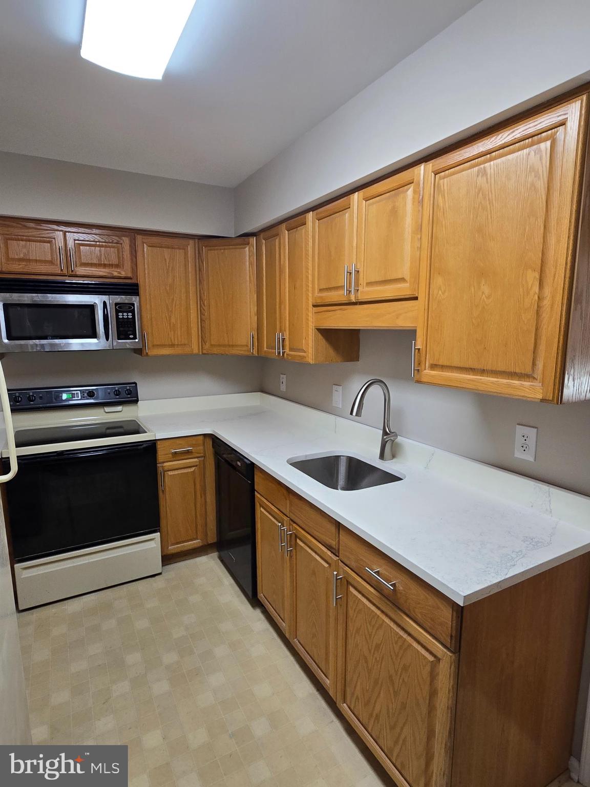 THE HIGHLANDS - Residential Lease