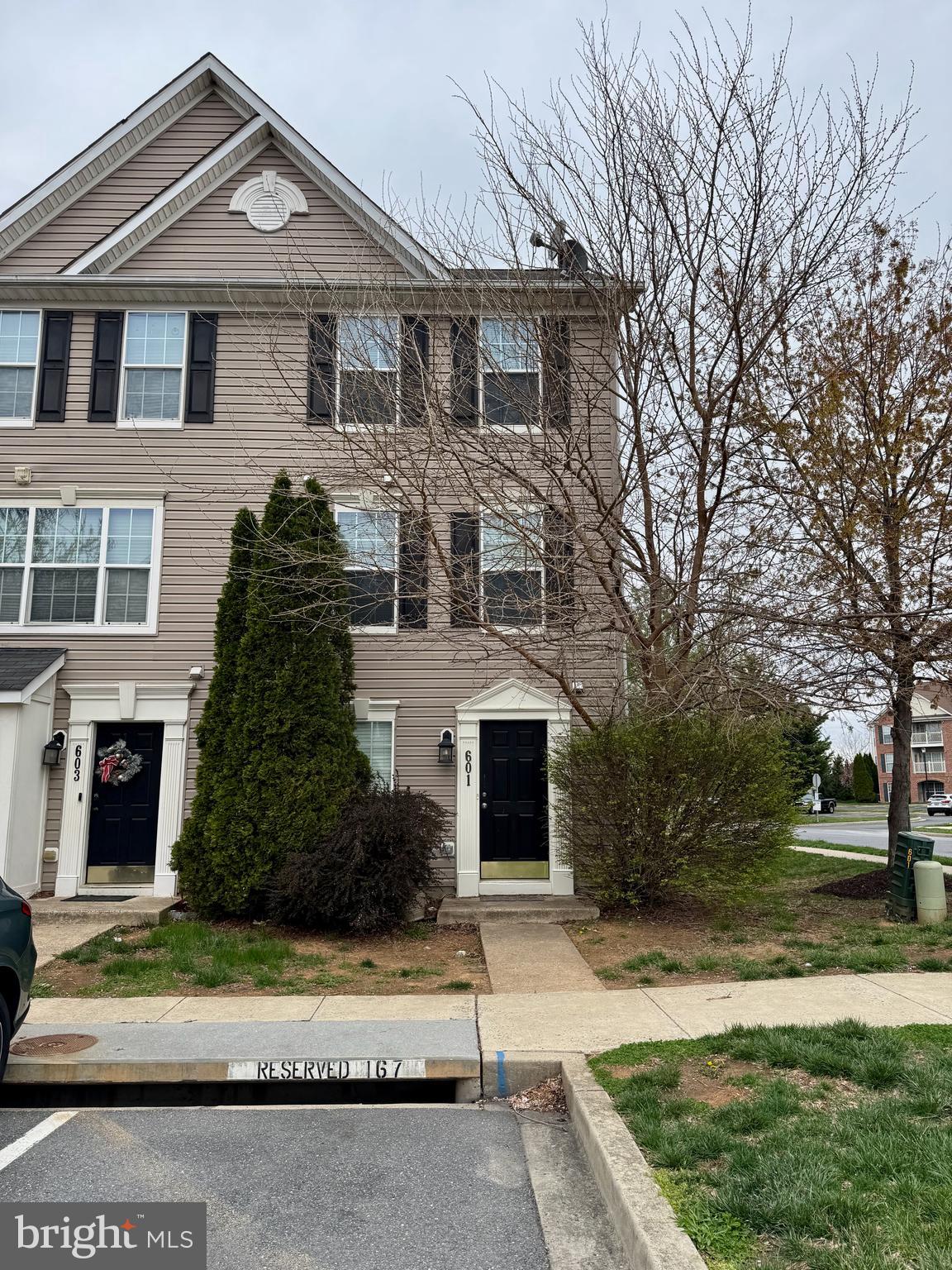 Welcome to this beautifully maintained end-unit townhouse in the sought-after Ballenger Creek community! This property boasts 3 spacious bedrooms and 2.5 bathrooms. Enjoy abundant natural light streaming through extra windows, a hallmark of end-unit living. Located in the desirable Ballenger Creek area, you'll enjoy easy access to shopping, dining, parks, and major commuter routes 70 and 270. This is a fantastic opportunity to rent a wonderful home in a prime location. Don't miss out on this exceptional rental opportunity! Schedule your showing today! No Pets, No Smoking. 2.5x Income with Minimum 620 Credit Score.