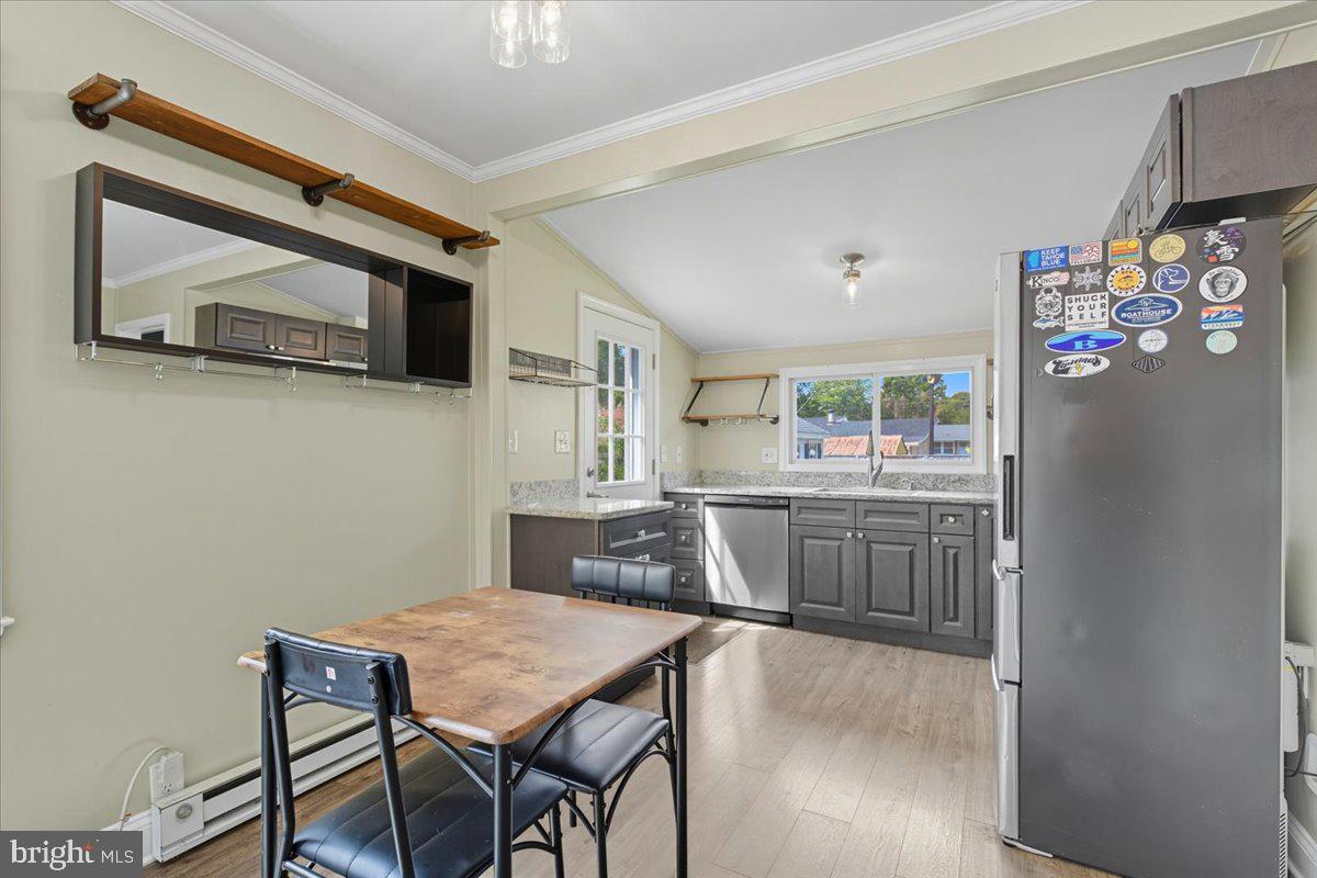 AVALON SHORES - Residential