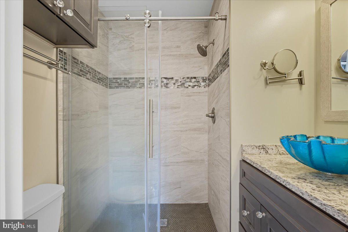 AVALON SHORES - Residential