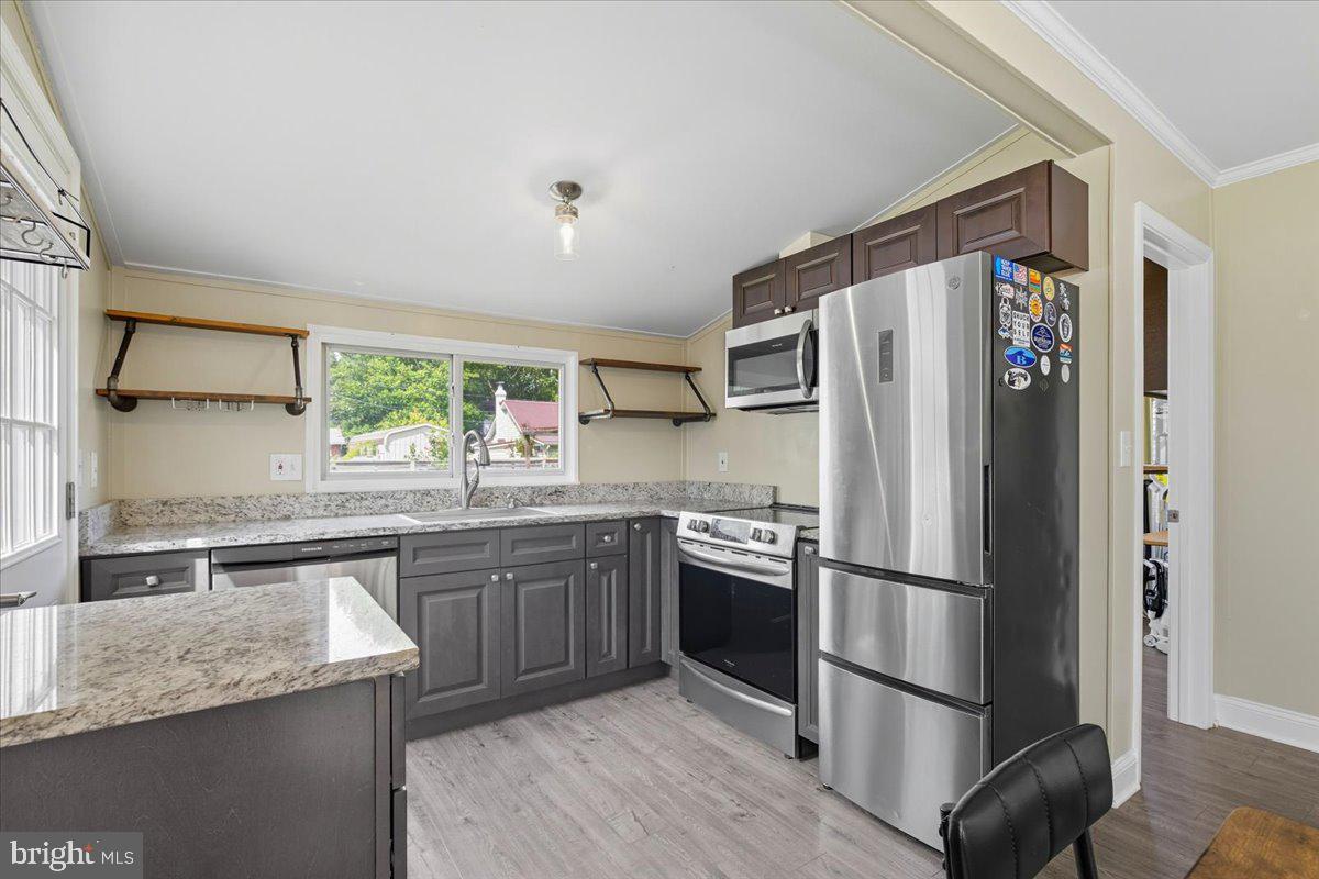 AVALON SHORES - Residential