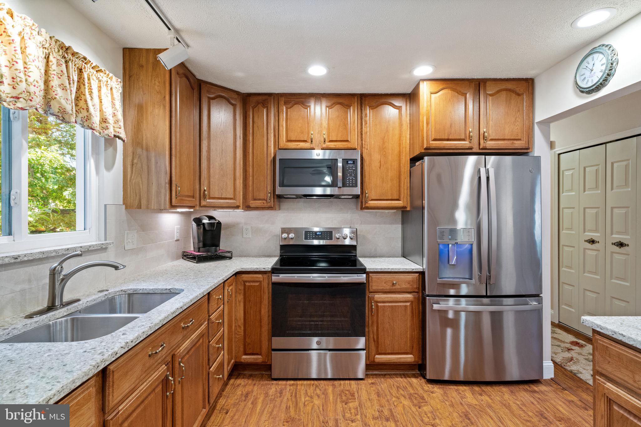 POINT OF WOODS - Residential