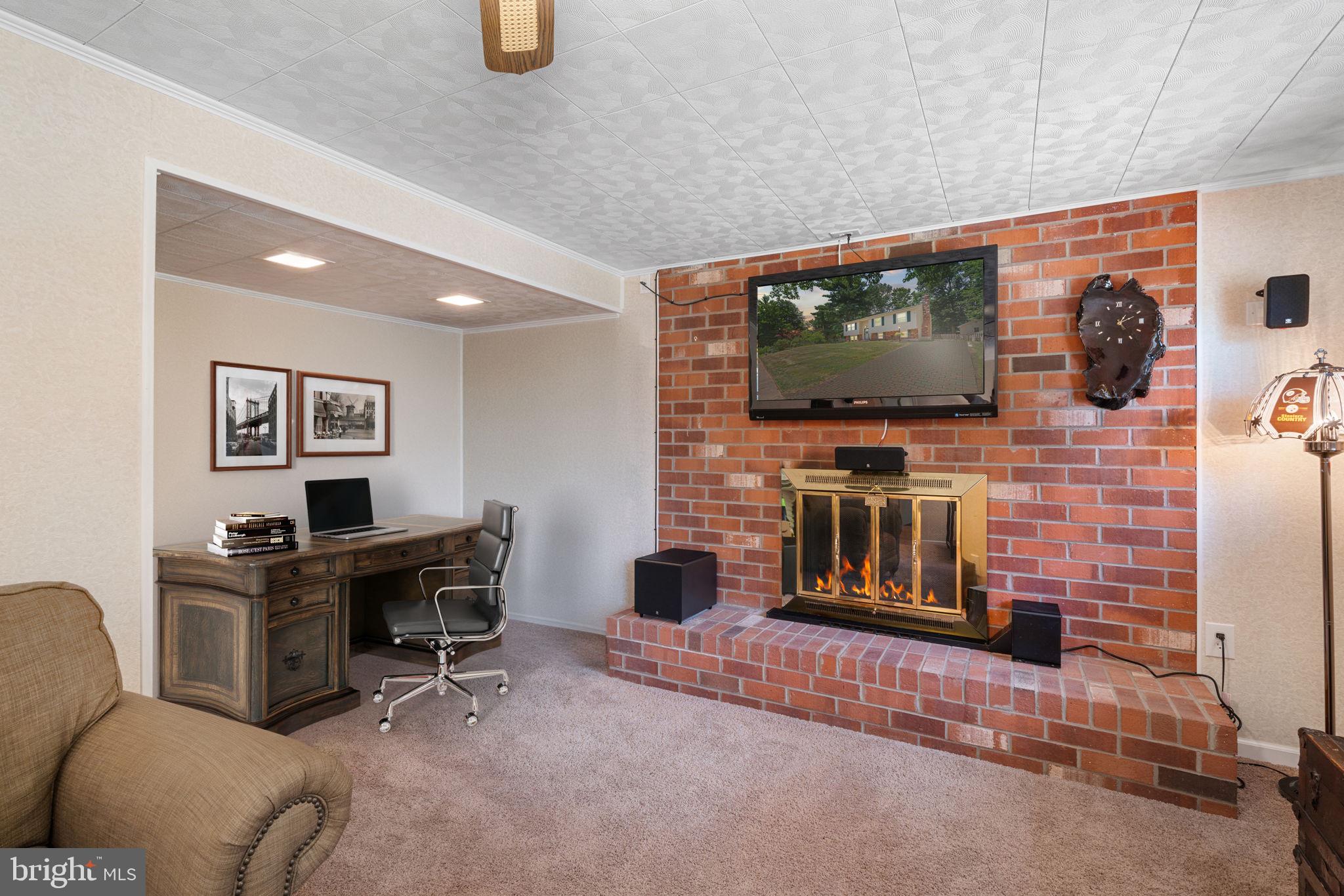 POINT OF WOODS - Residential