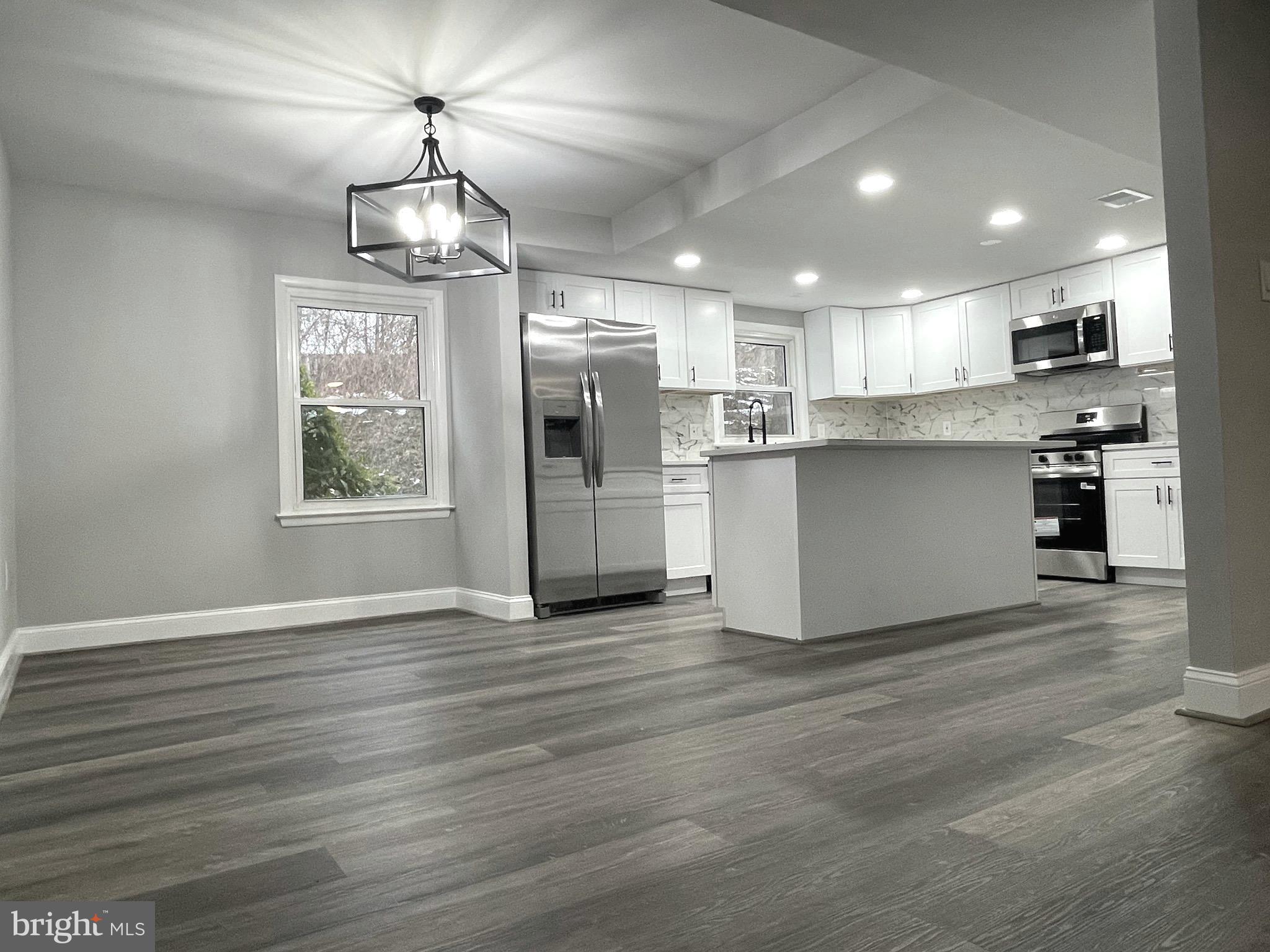 STRAWBERRY HILL EST SUB - Residential