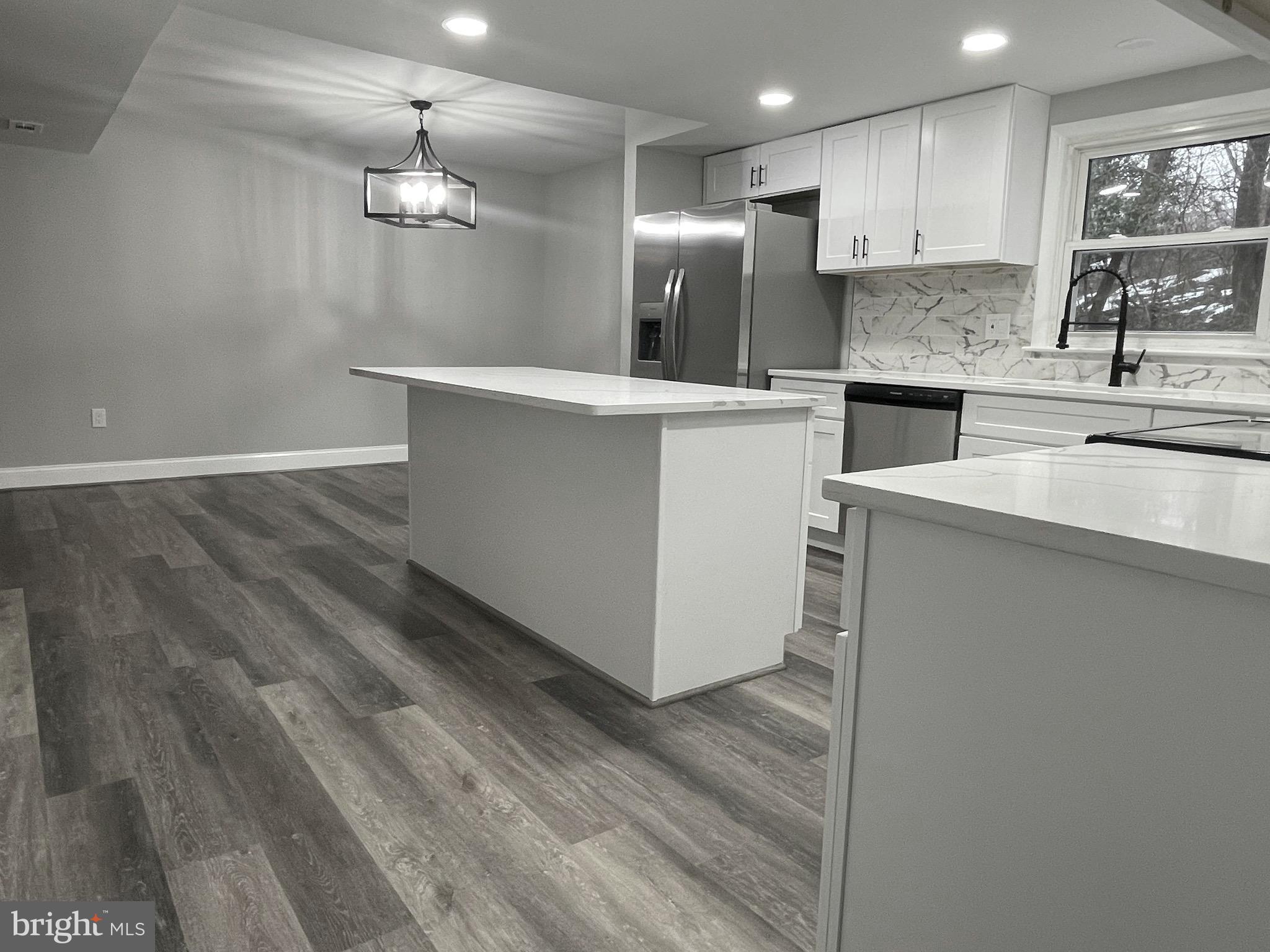 STRAWBERRY HILL EST SUB - Residential